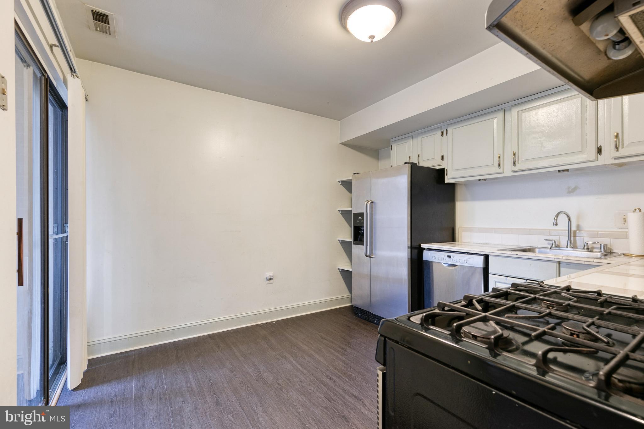 VILLAGE OF WILDE LAKE - Residential