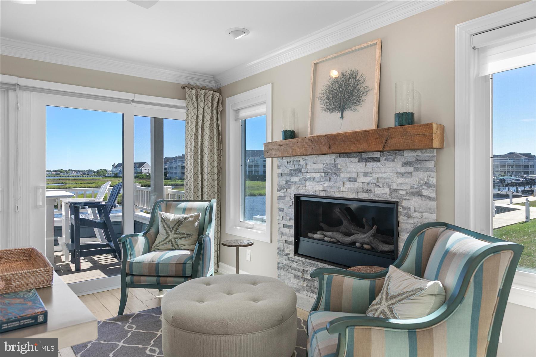 220 N HERON DRIVE 220-1