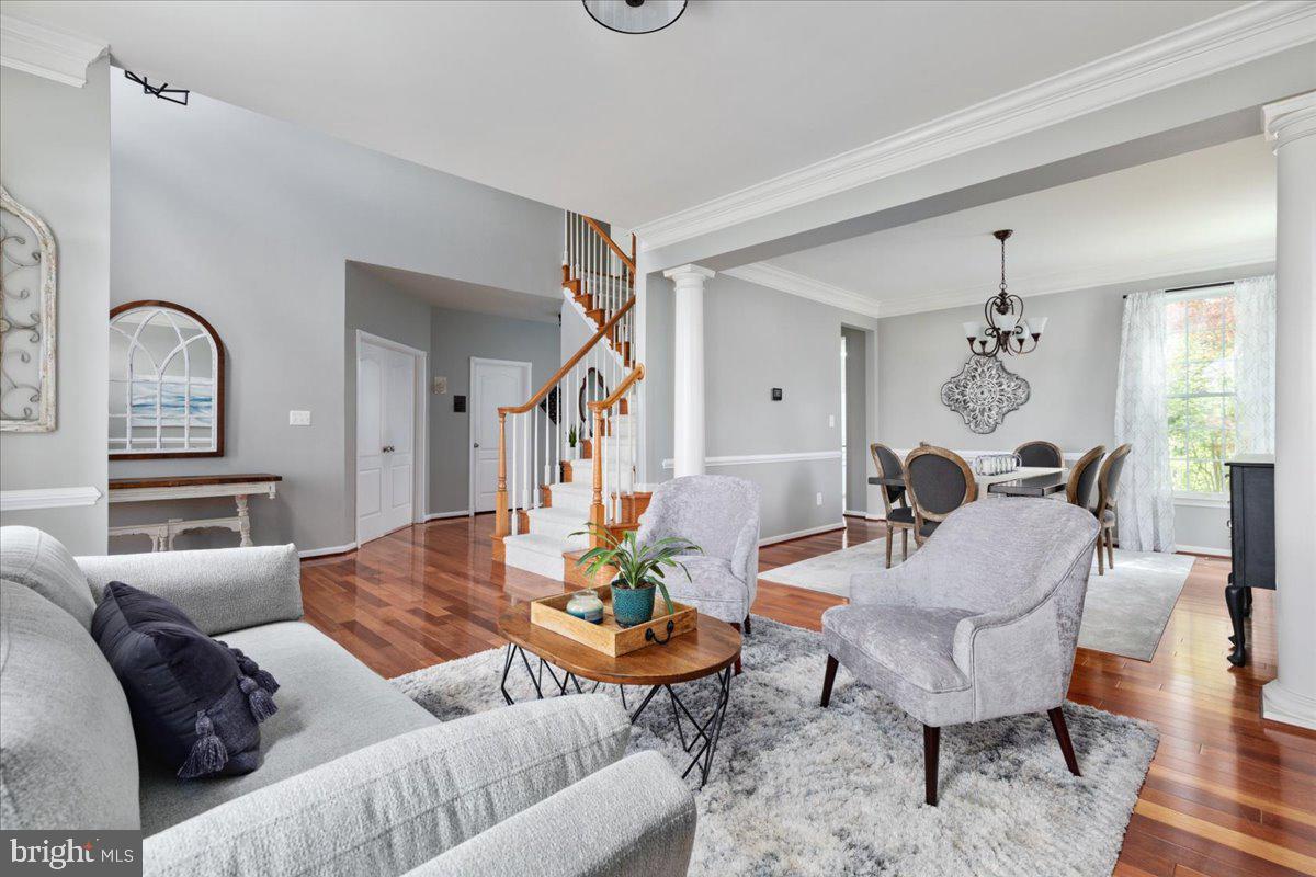 SOUTH RIDING - Residential