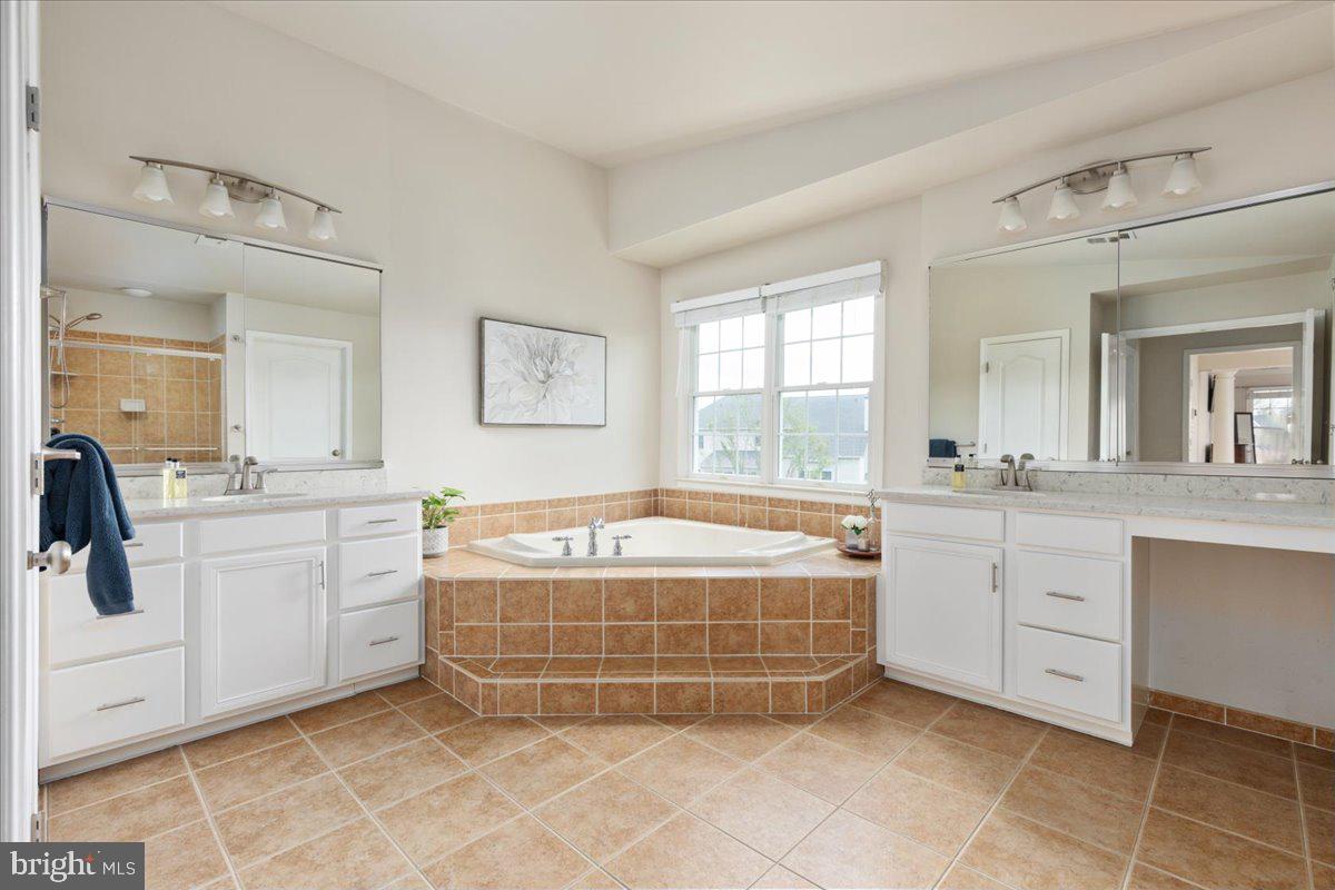 SOUTH RIDING - Residential