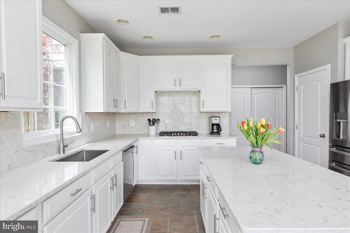 SOUTH RIDING - Residential