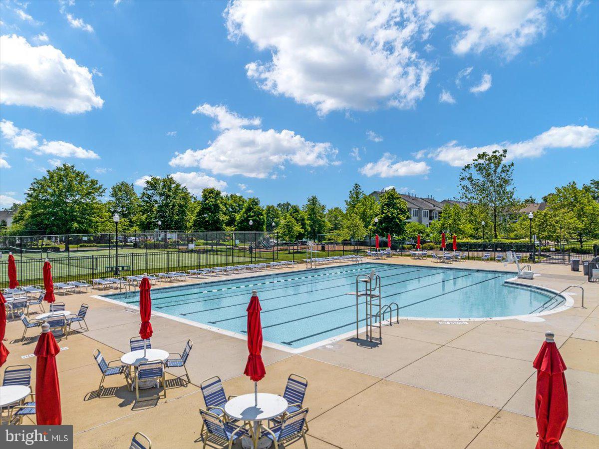 SOUTH RIDING - Residential