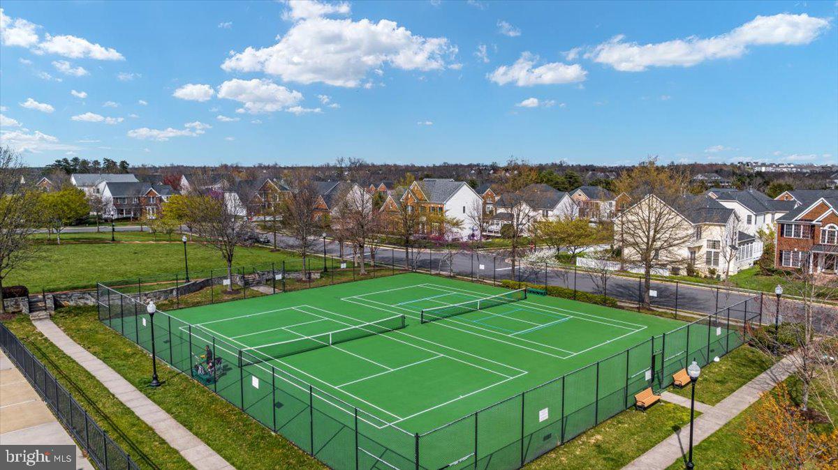 SOUTH RIDING - Residential