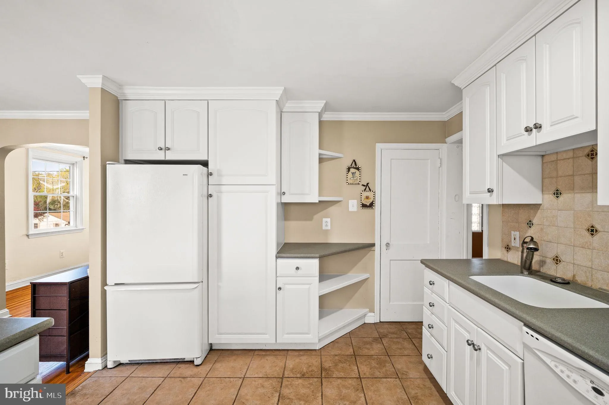 Wynnewood, Pennsylvania 19096, United States, 3 Bedrooms Bedrooms, ,2 BathroomsBathrooms,Residential,Pending,113117