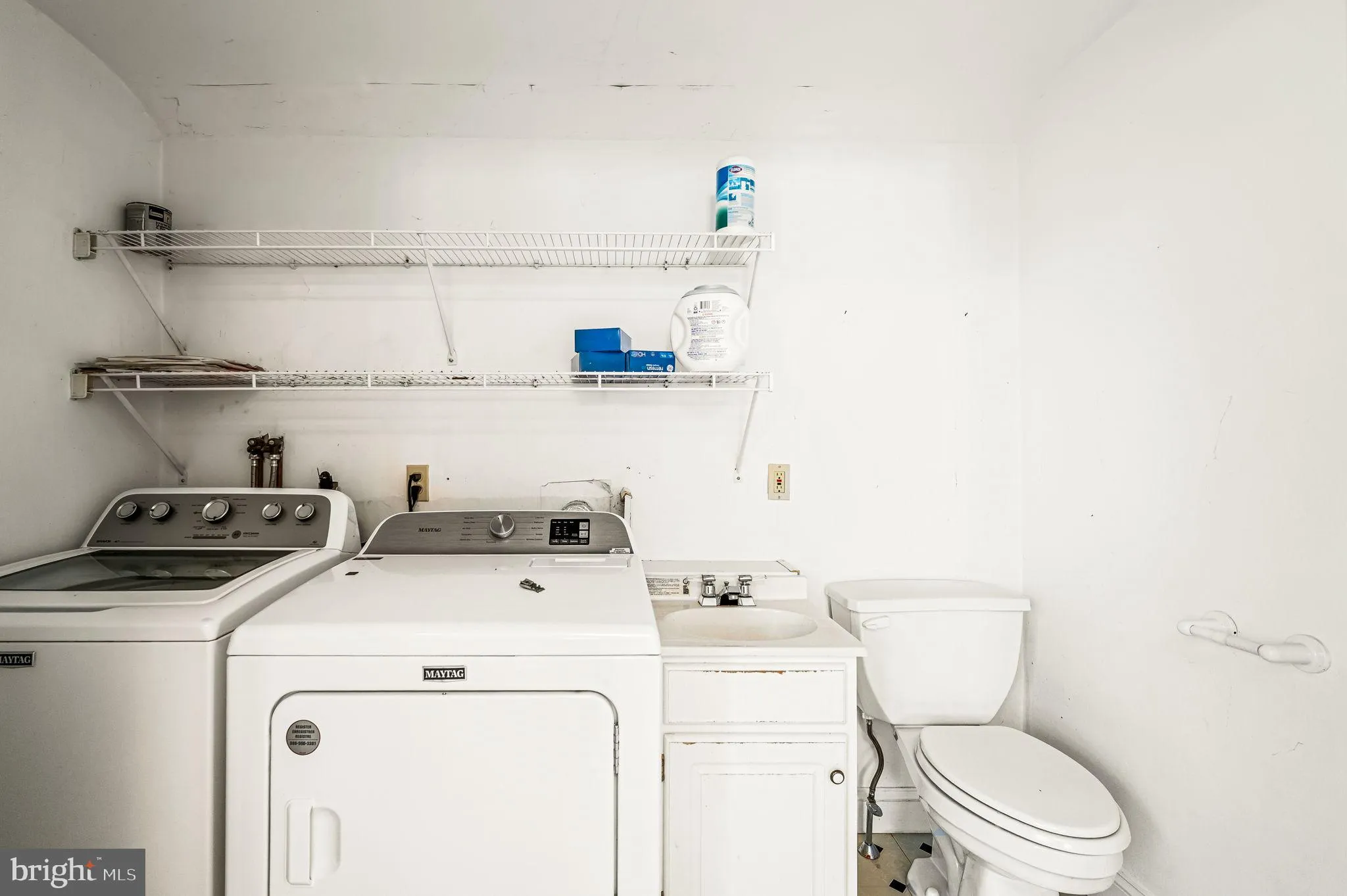 Wynnewood, Pennsylvania 19096, United States, 3 Bedrooms Bedrooms, ,2 BathroomsBathrooms,Residential,Pending,113117