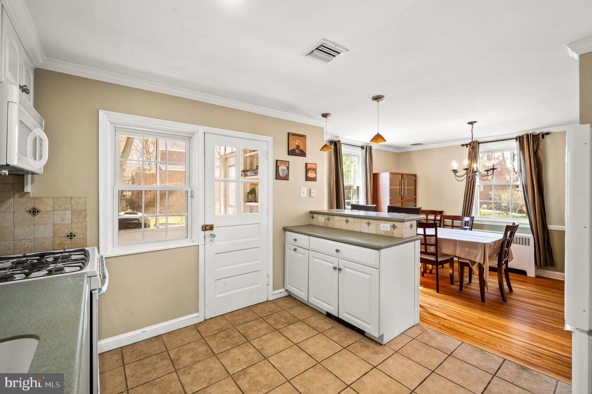 Wynnewood, Pennsylvania 19096, United States, 3 Bedrooms Bedrooms, ,2 BathroomsBathrooms,Residential,Pending,113117