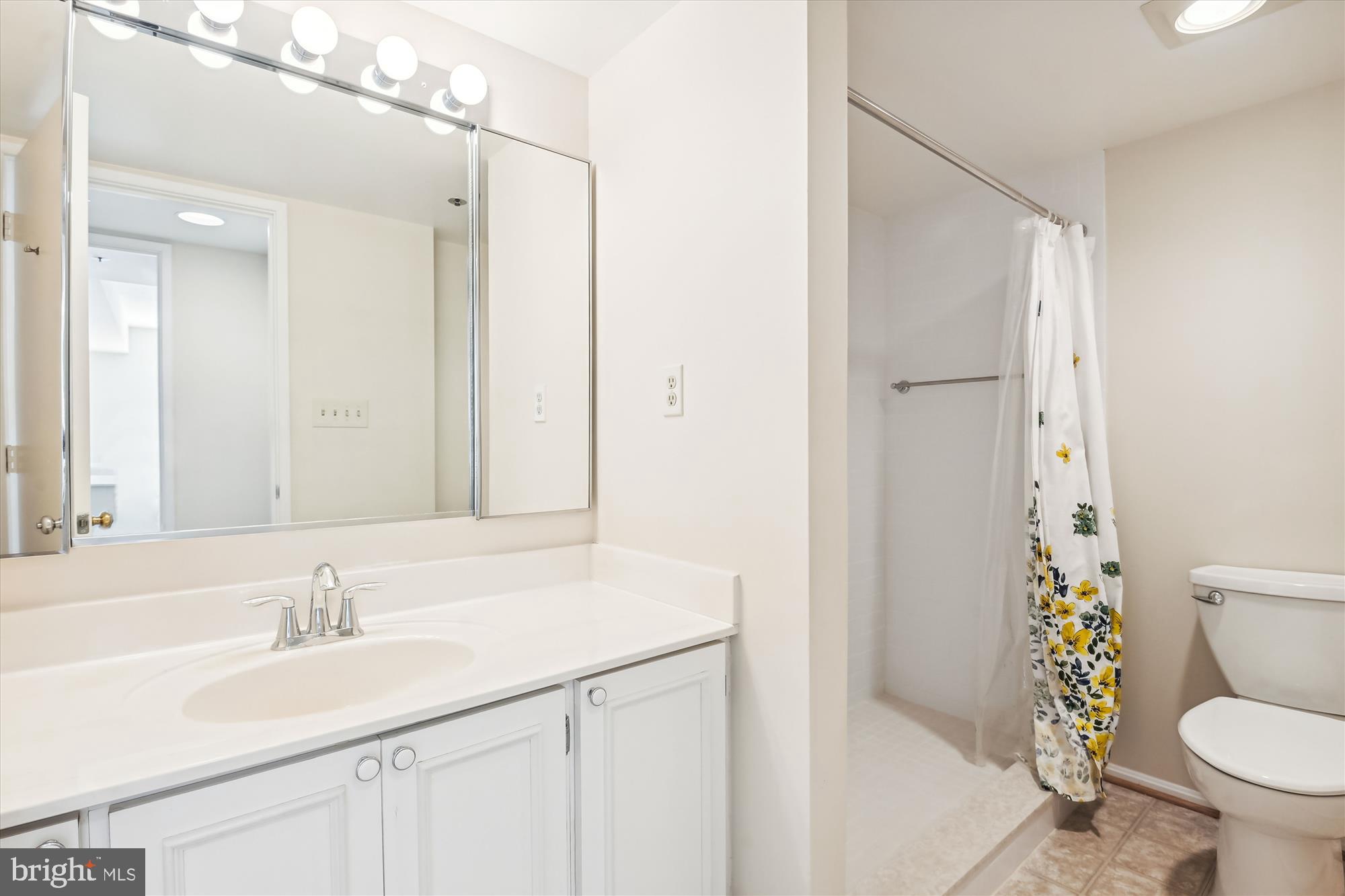 LEISURE WORLD - Residential