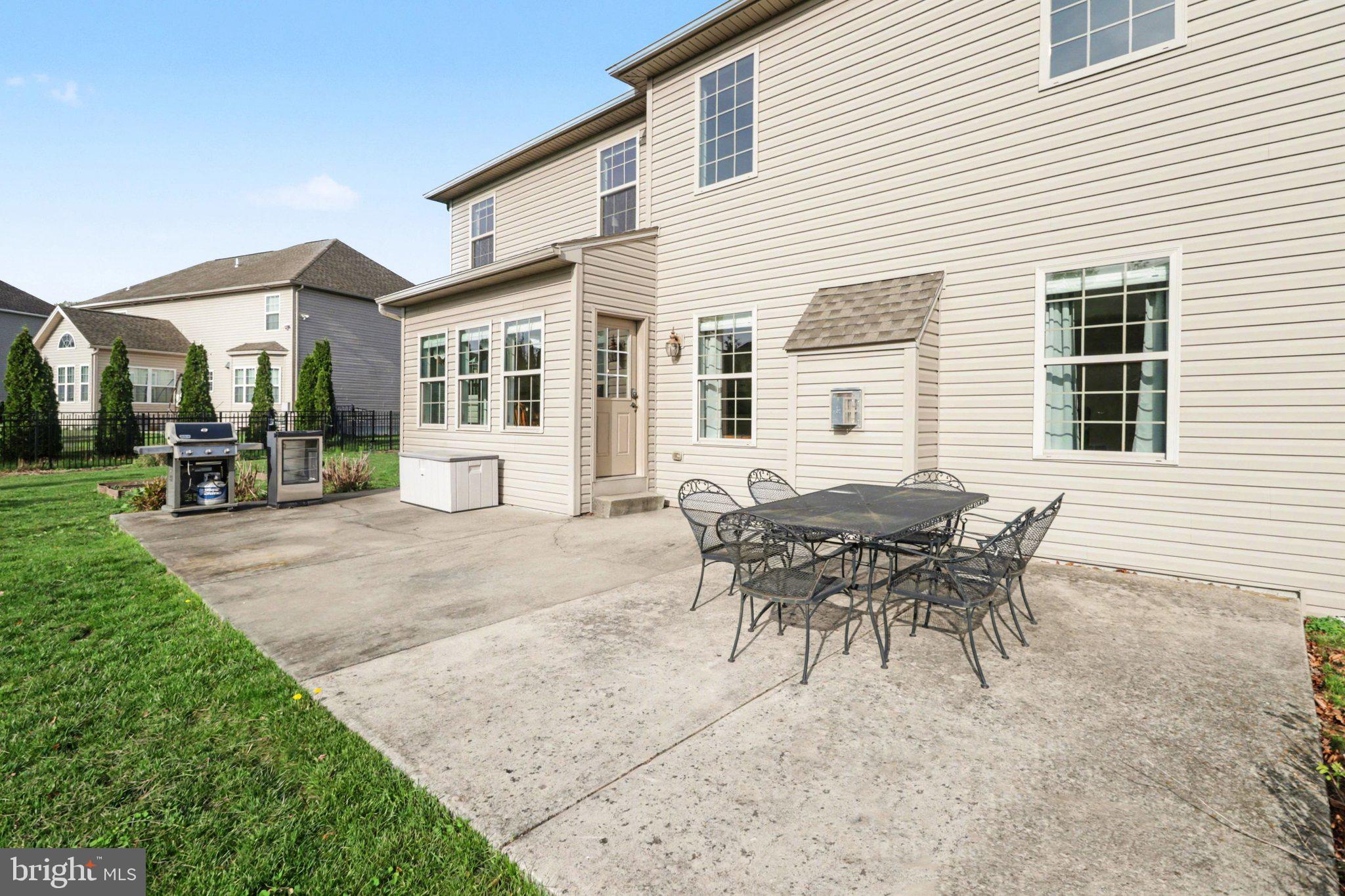 HAMPDEN SUMMIT - Residential