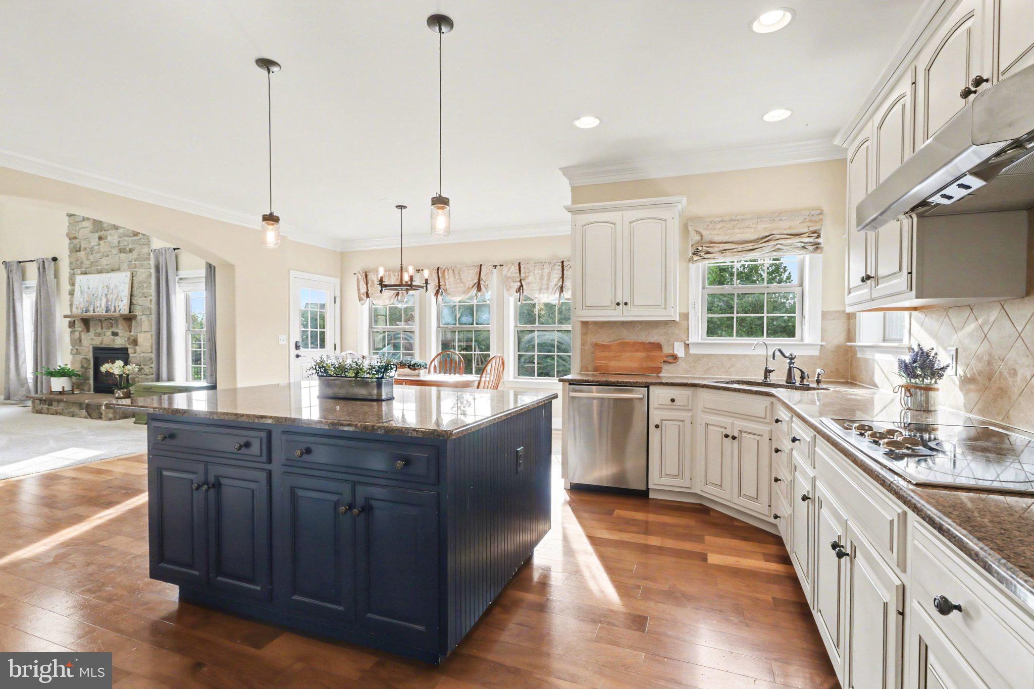 HAMPDEN SUMMIT - Residential