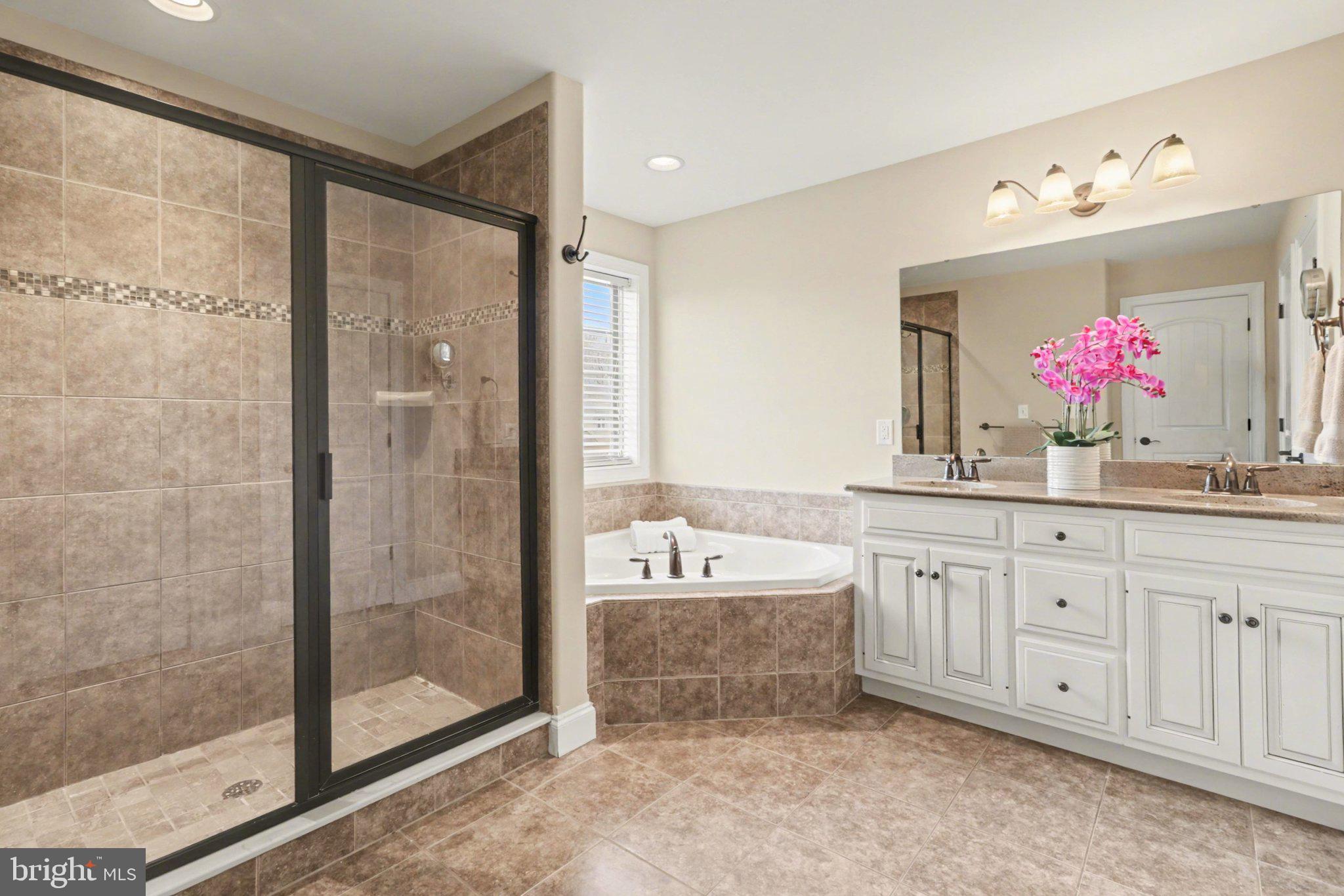 HAMPDEN SUMMIT - Residential