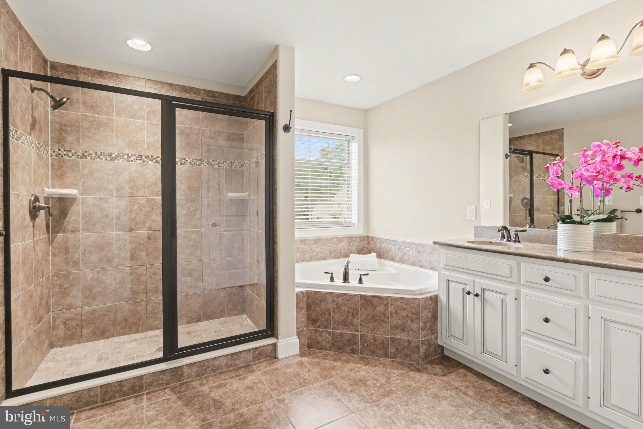 HAMPDEN SUMMIT - Residential