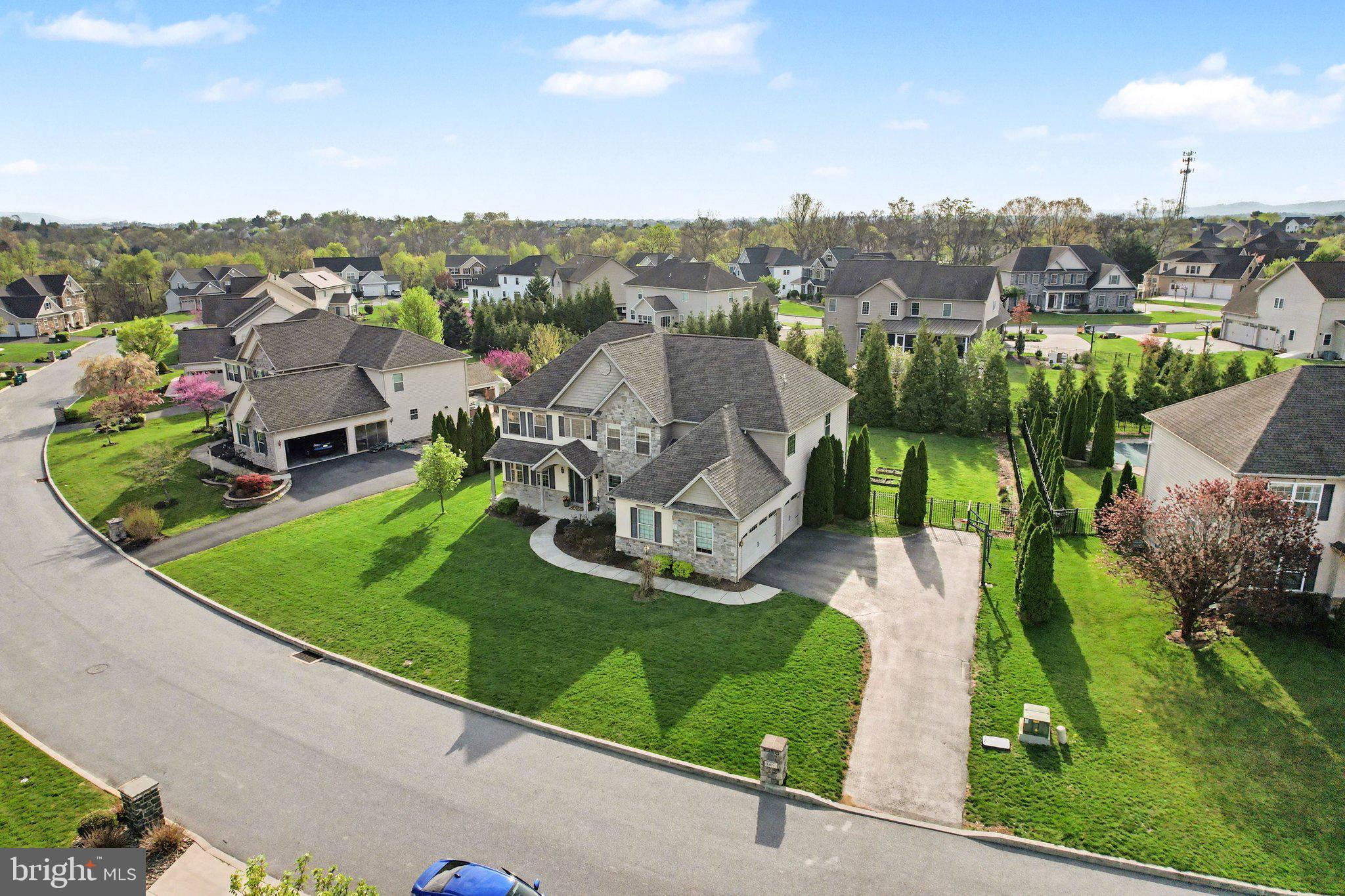 HAMPDEN SUMMIT - Residential