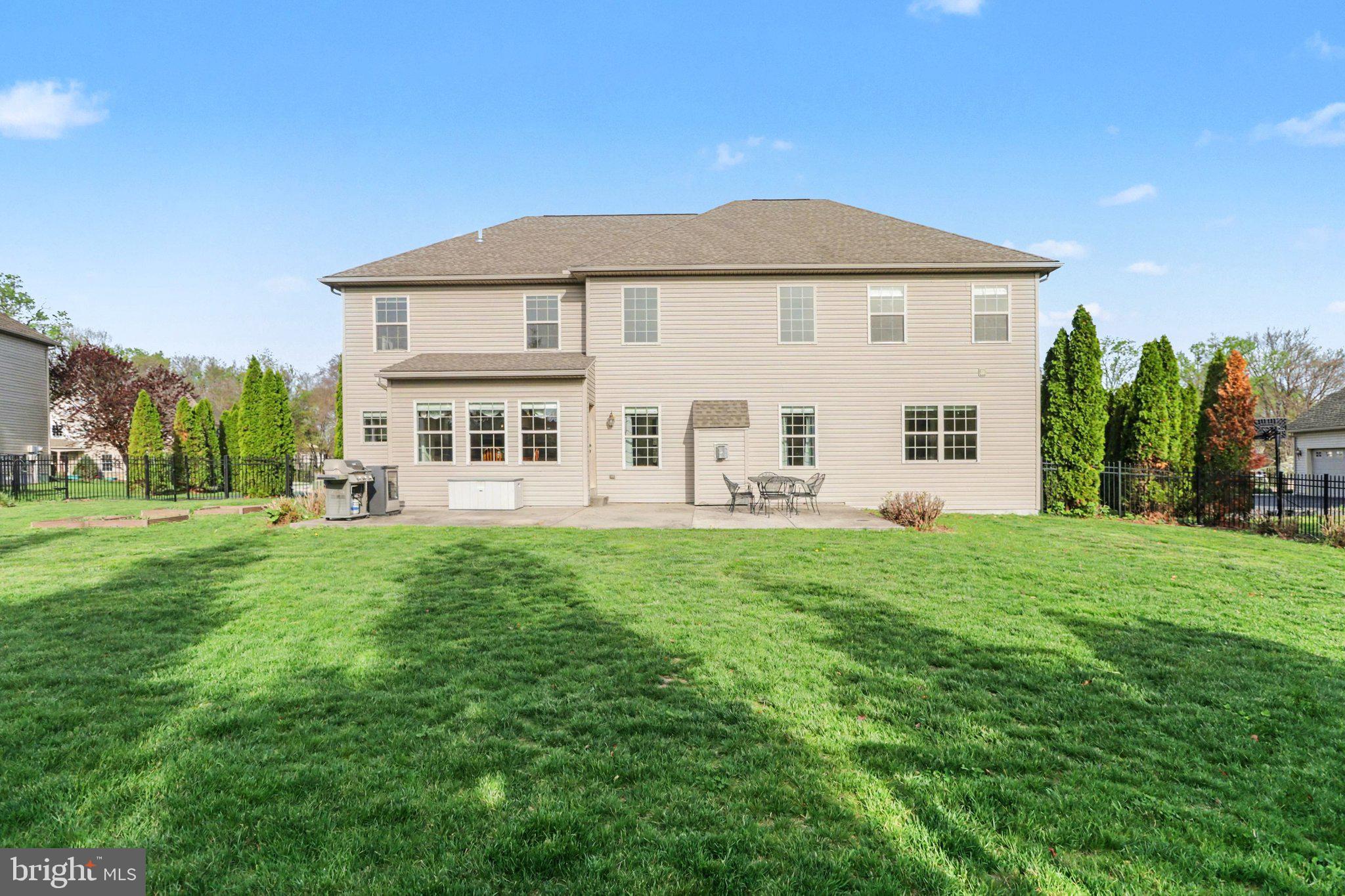 HAMPDEN SUMMIT - Residential