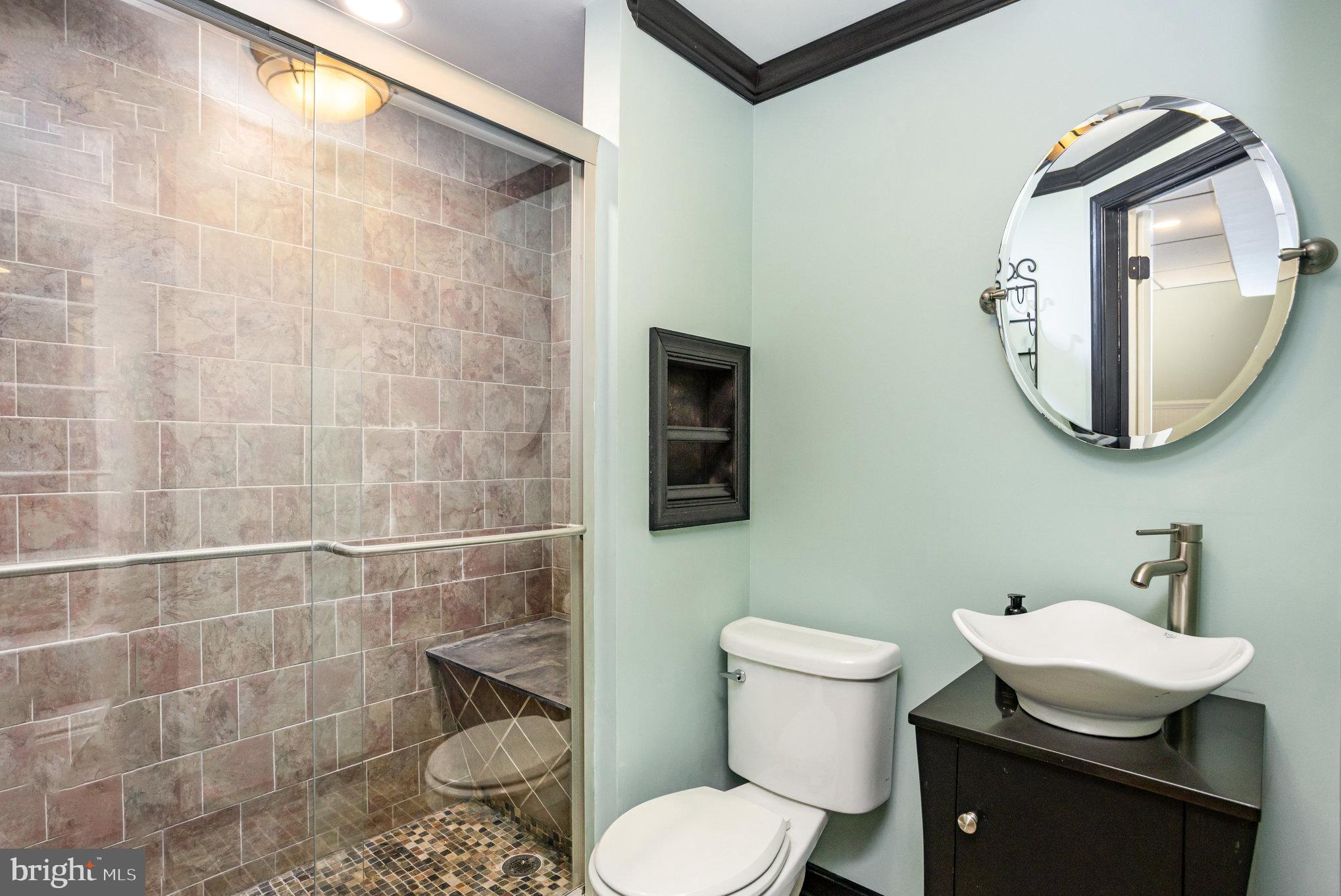 KENSINGTON COURTS - Residential