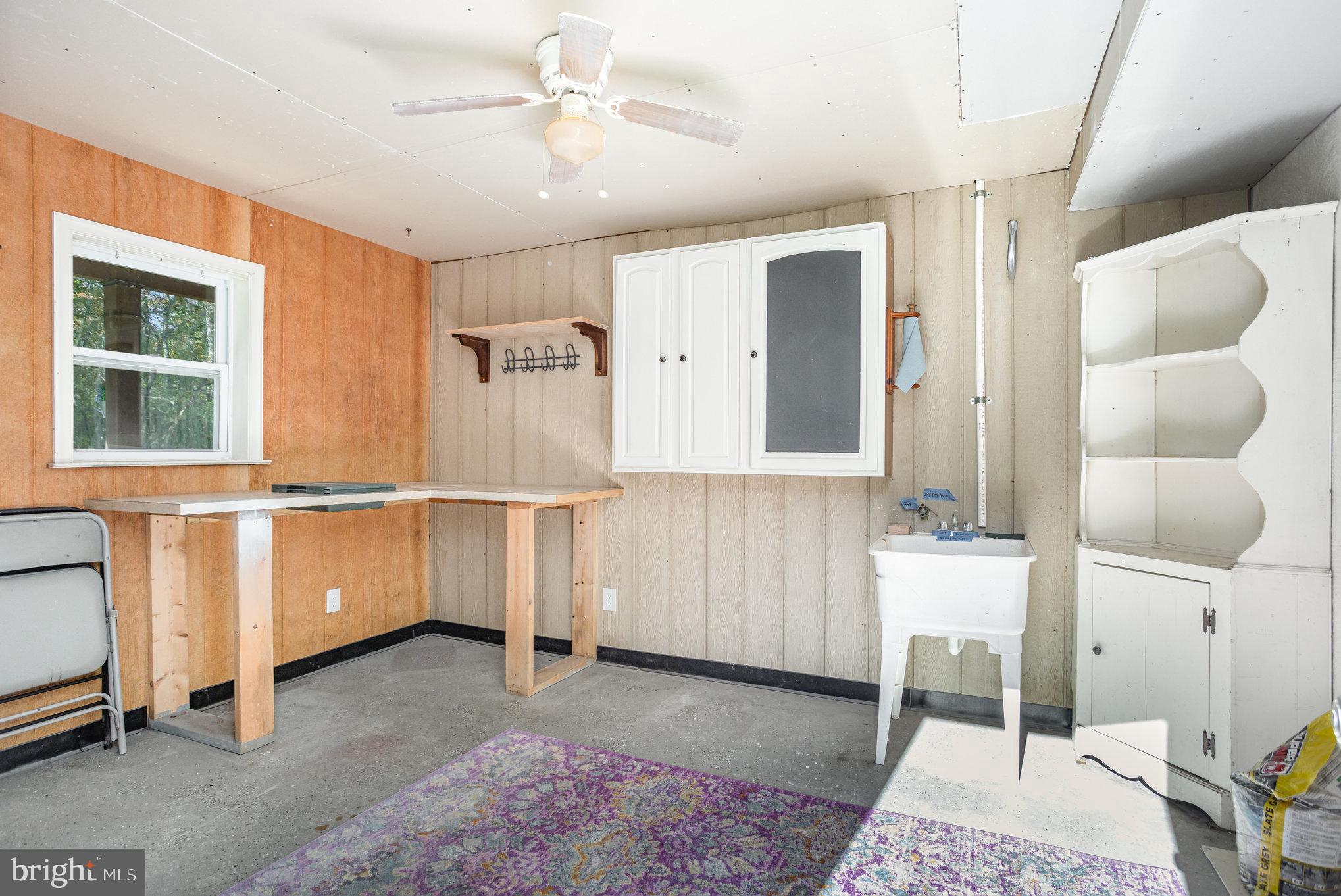 KENSINGTON COURTS - Residential