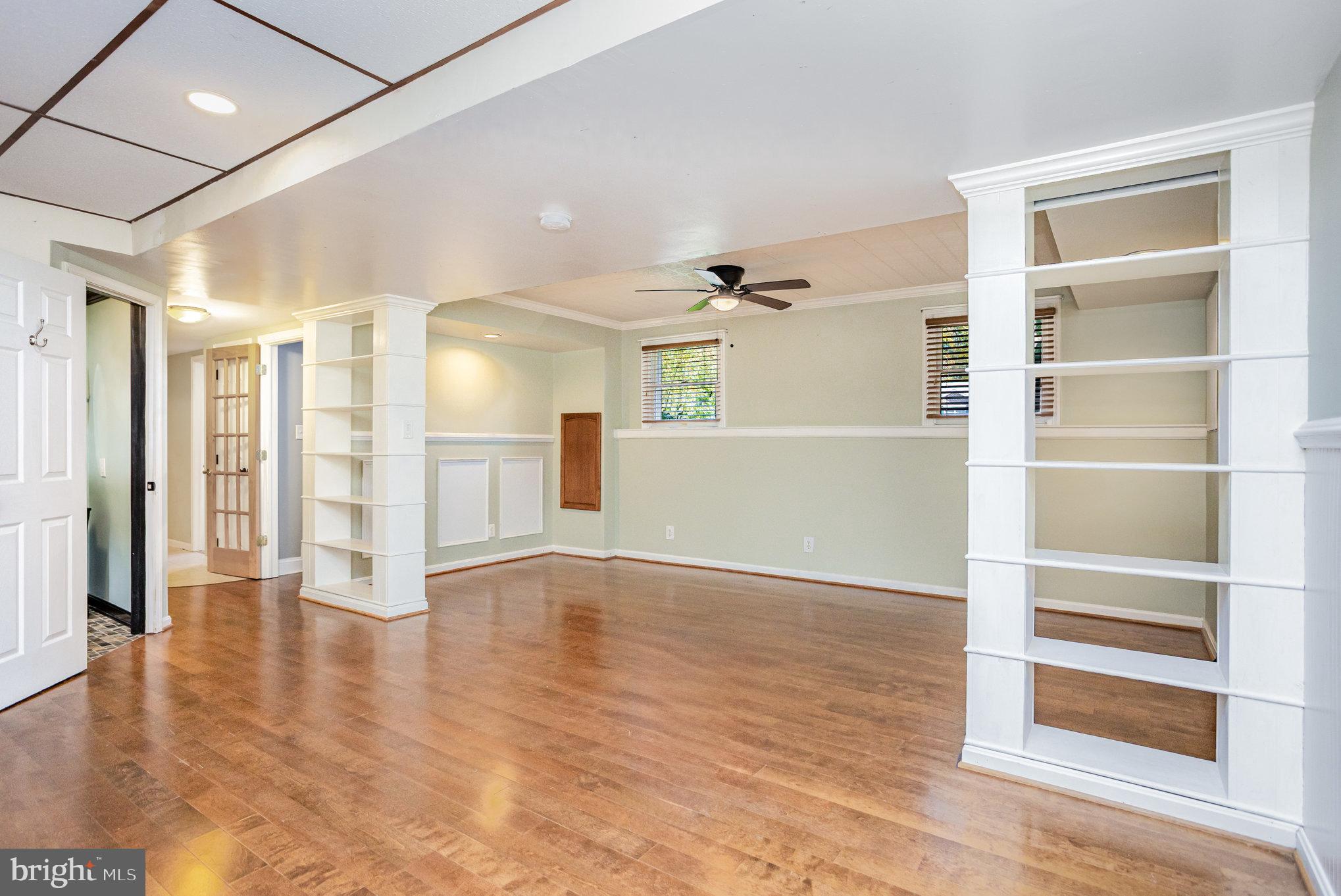 KENSINGTON COURTS - Residential