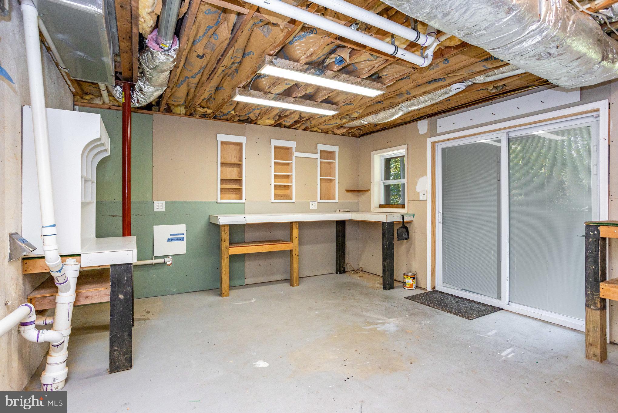 KENSINGTON COURTS - Residential