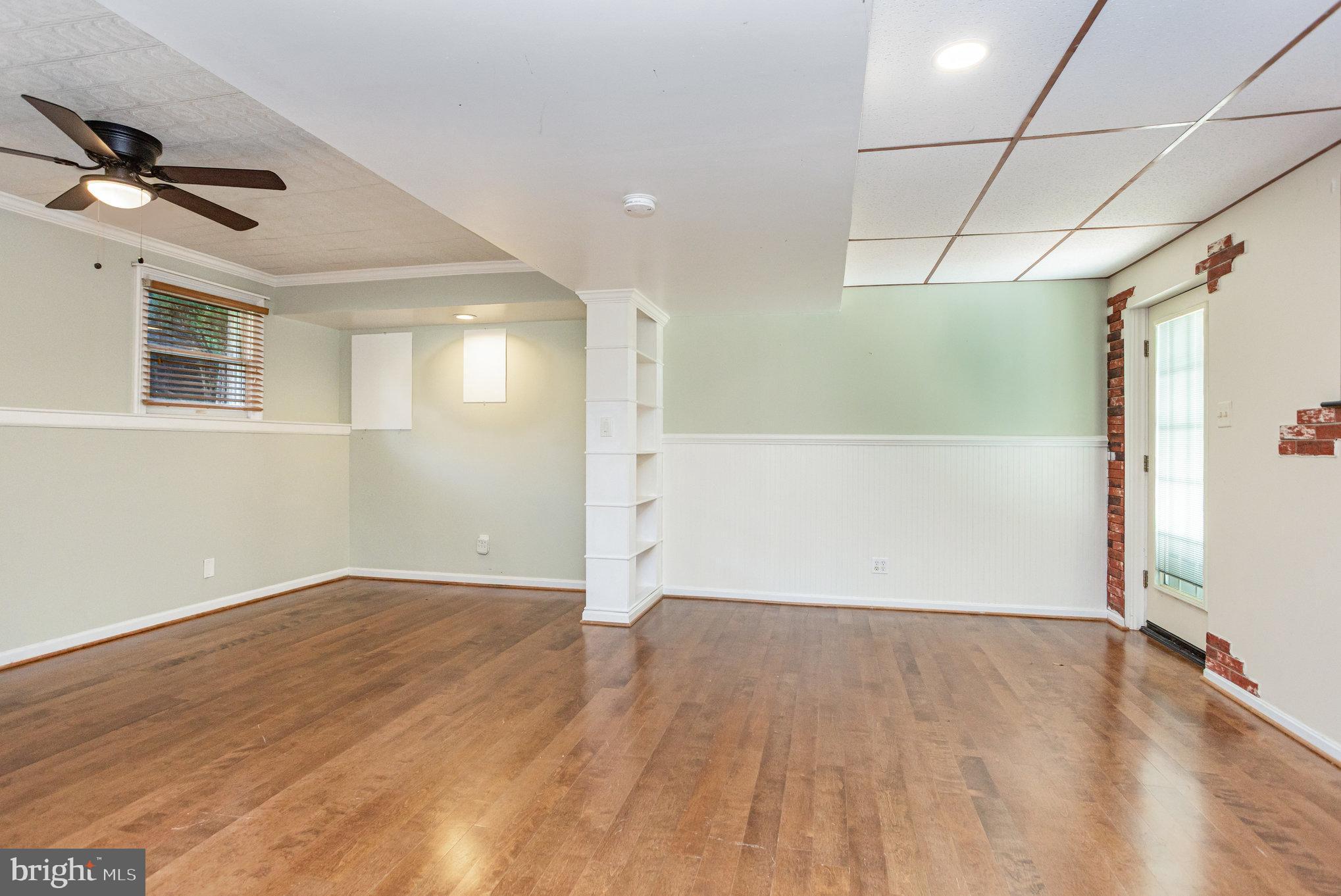 KENSINGTON COURTS - Residential