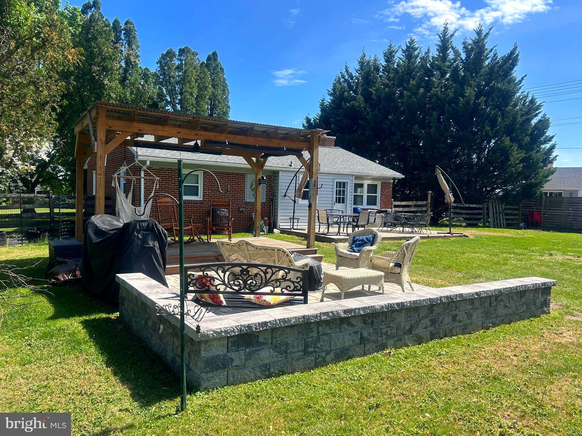 6122 THOMPSON DRIVE