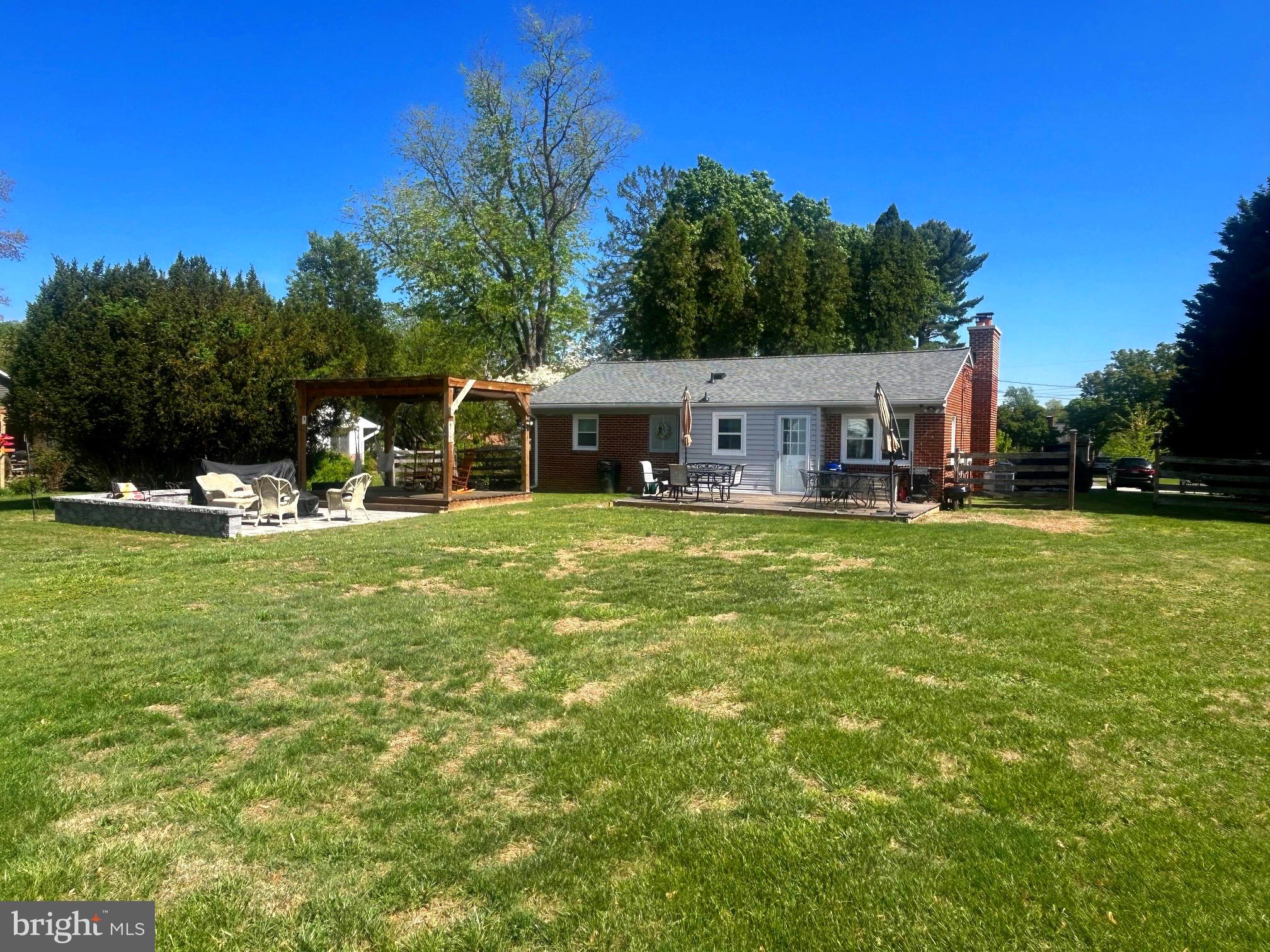 6122 THOMPSON DRIVE