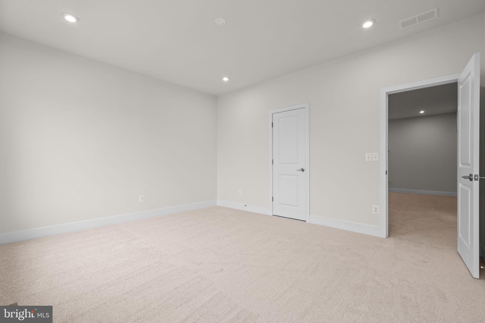 HIATT POINTE AT SNOWDEN BRIDGE - Residential