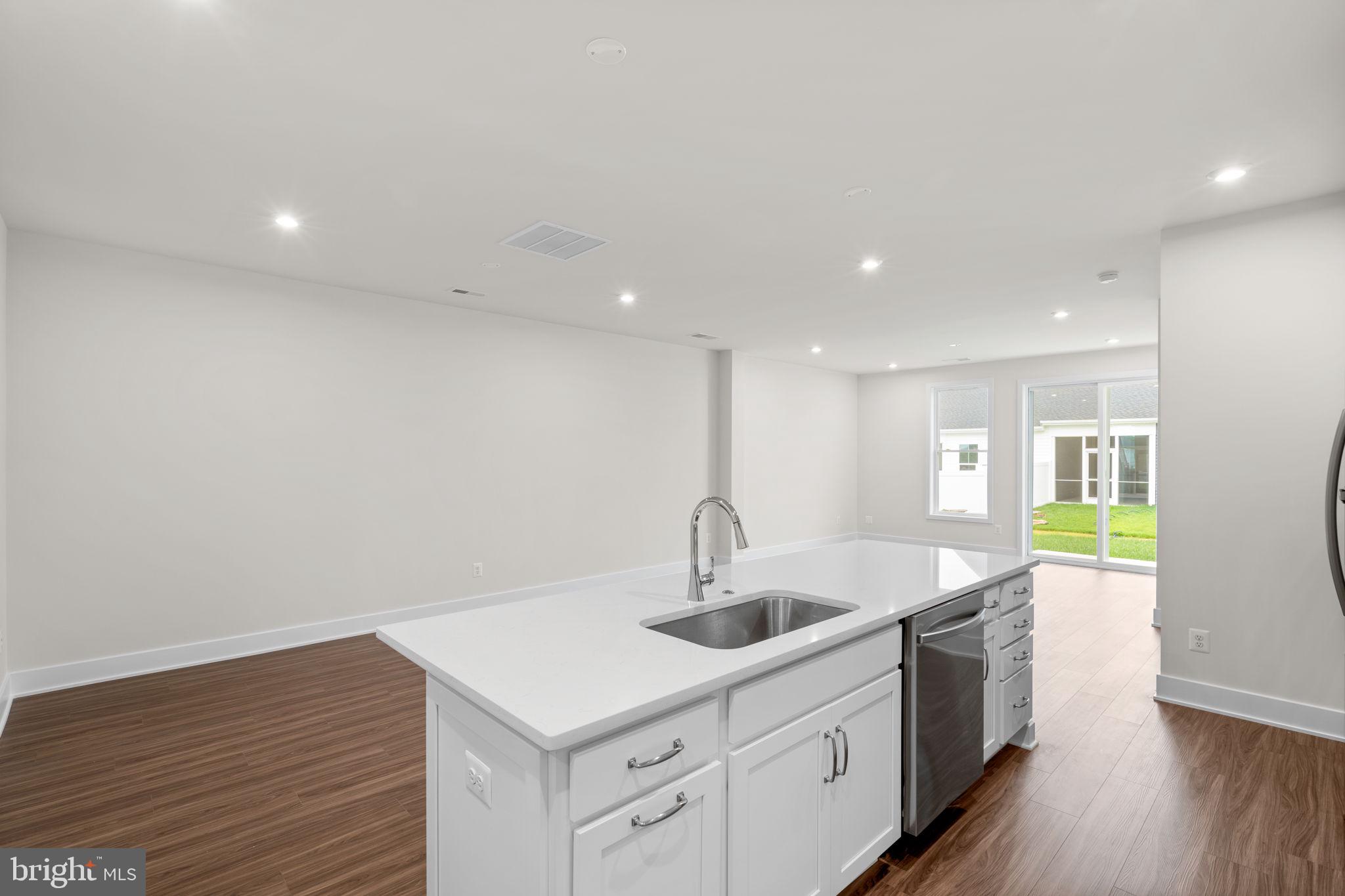 HIATT POINTE AT SNOWDEN BRIDGE - Residential