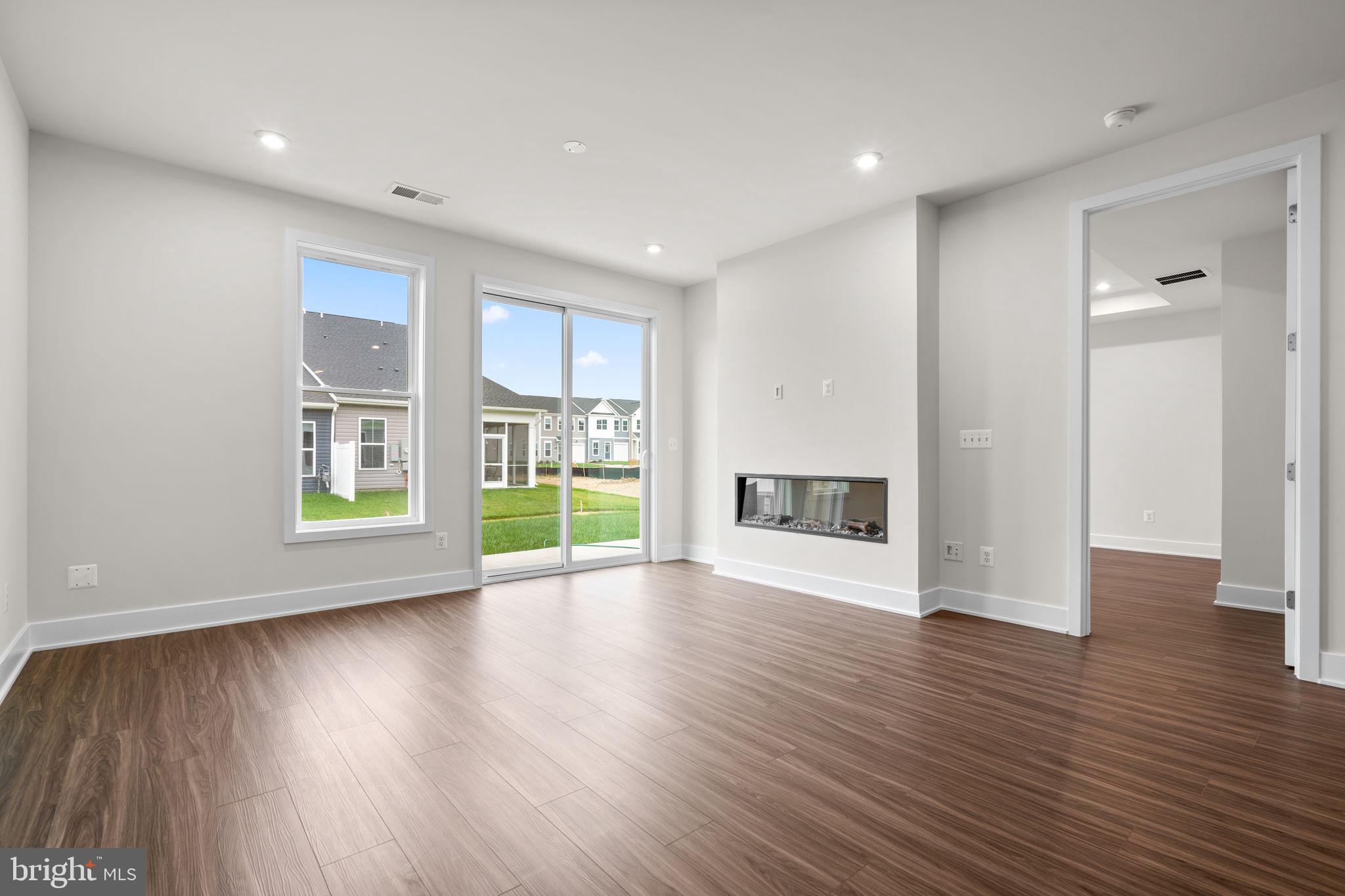 HIATT POINTE AT SNOWDEN BRIDGE - Residential