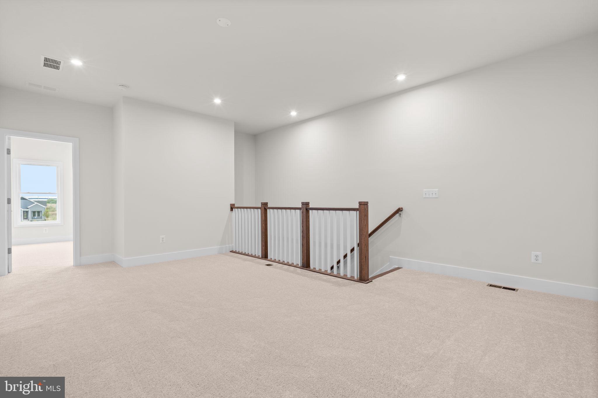 HIATT POINTE AT SNOWDEN BRIDGE - Residential