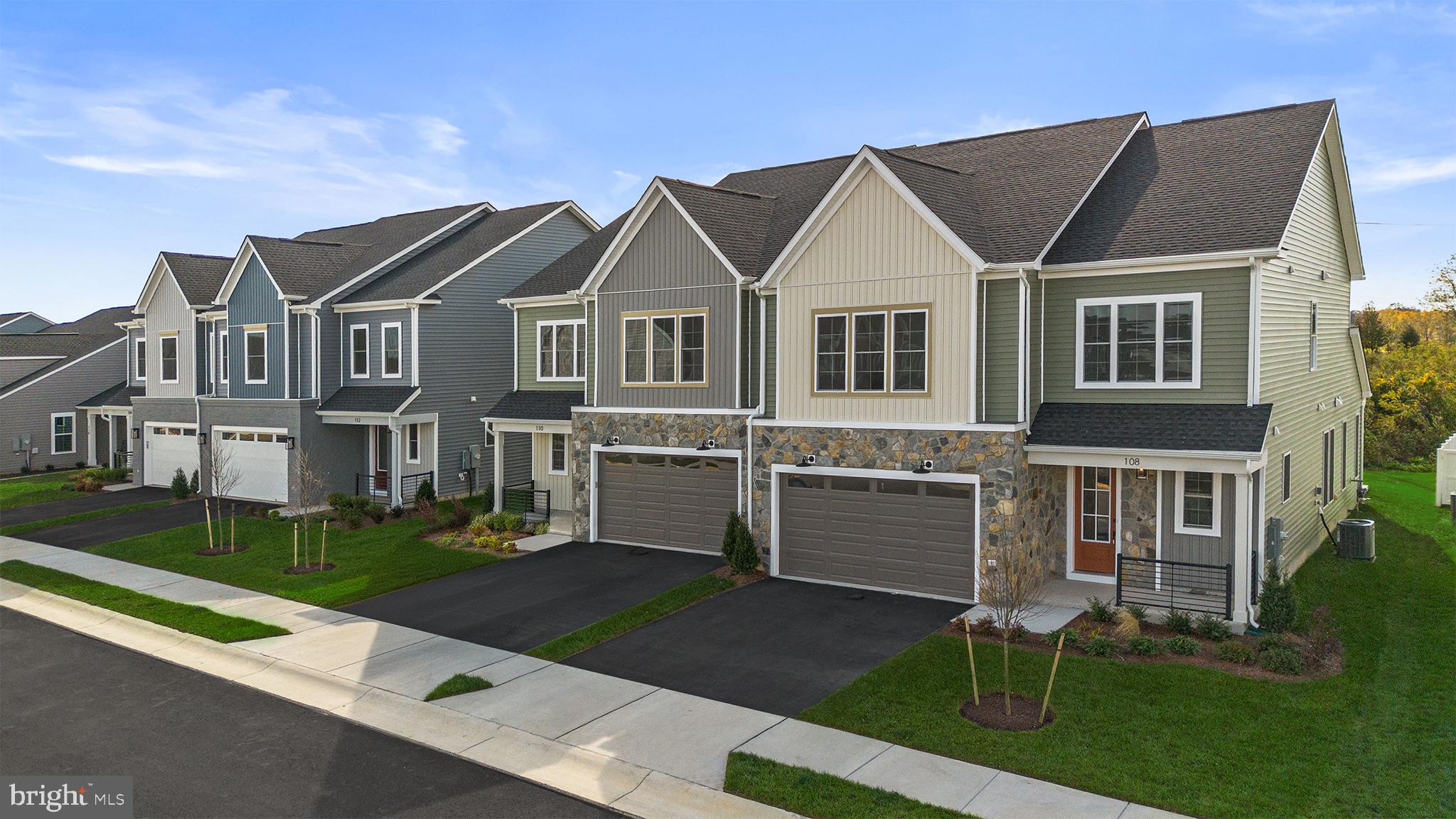 HIATT POINTE AT SNOWDEN BRIDGE - Residential