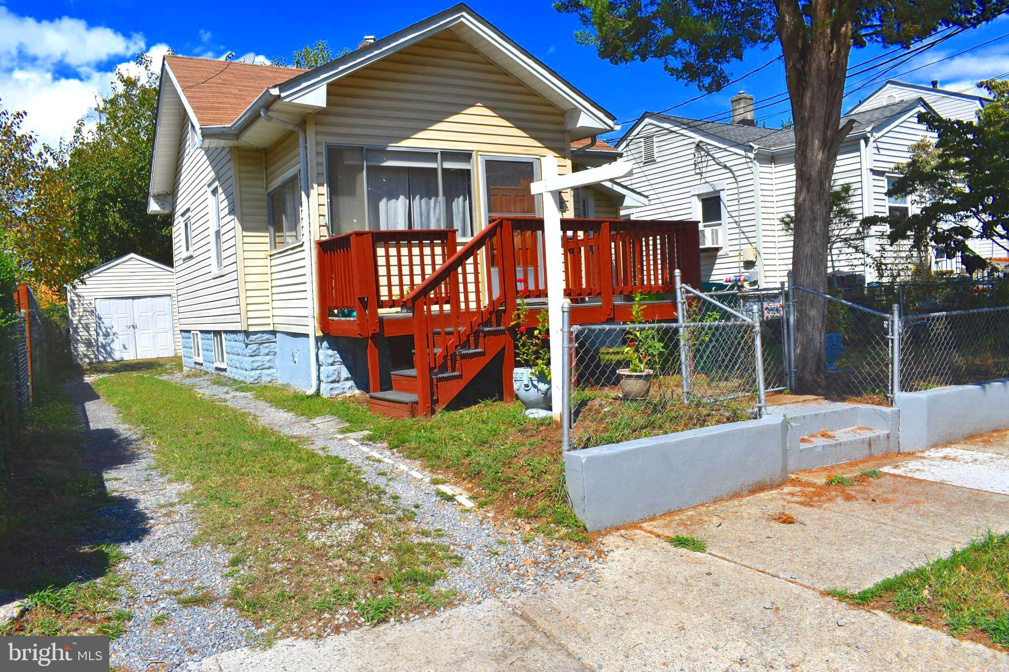 COLMAR MANOR - Residential