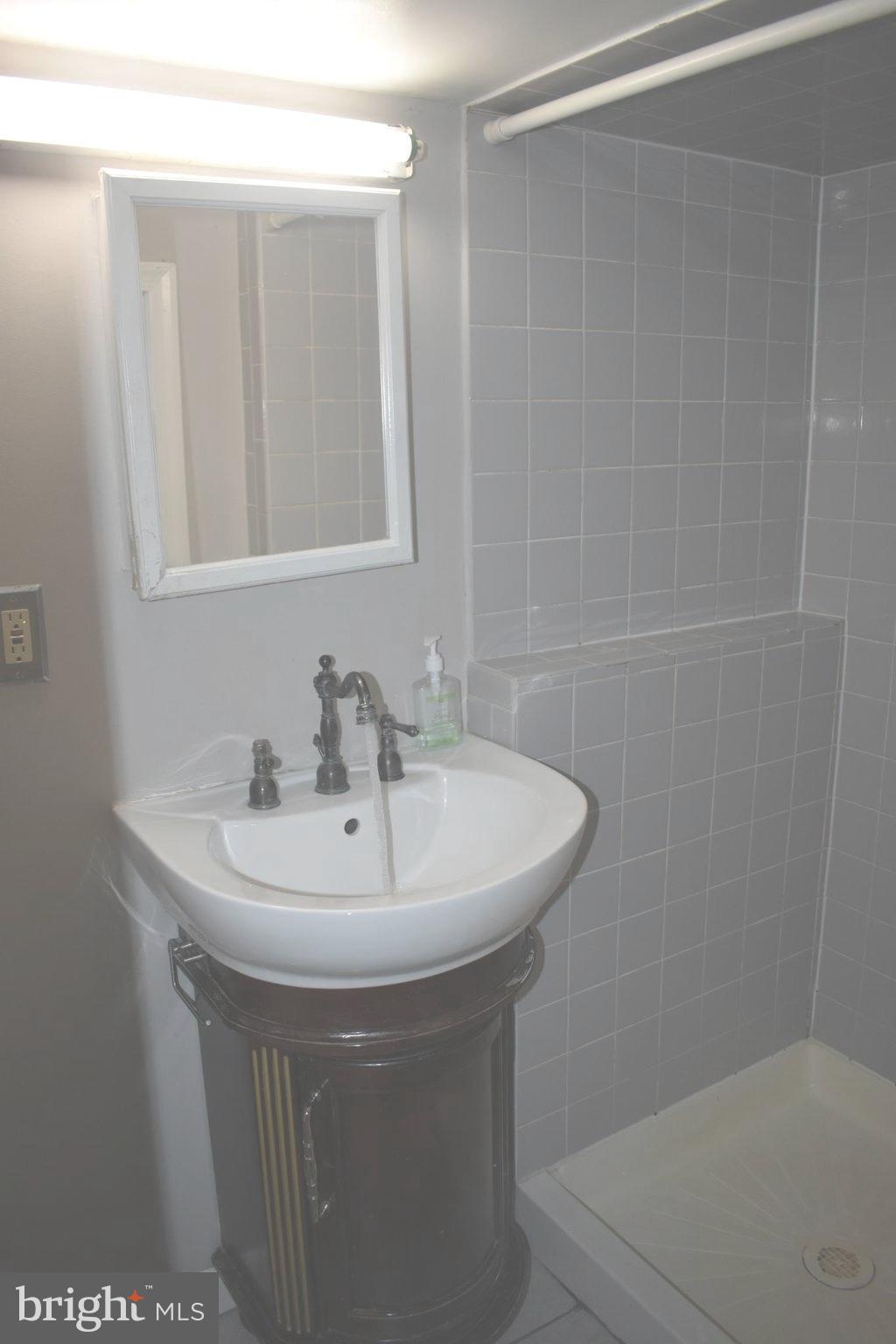 COLMAR MANOR - Residential