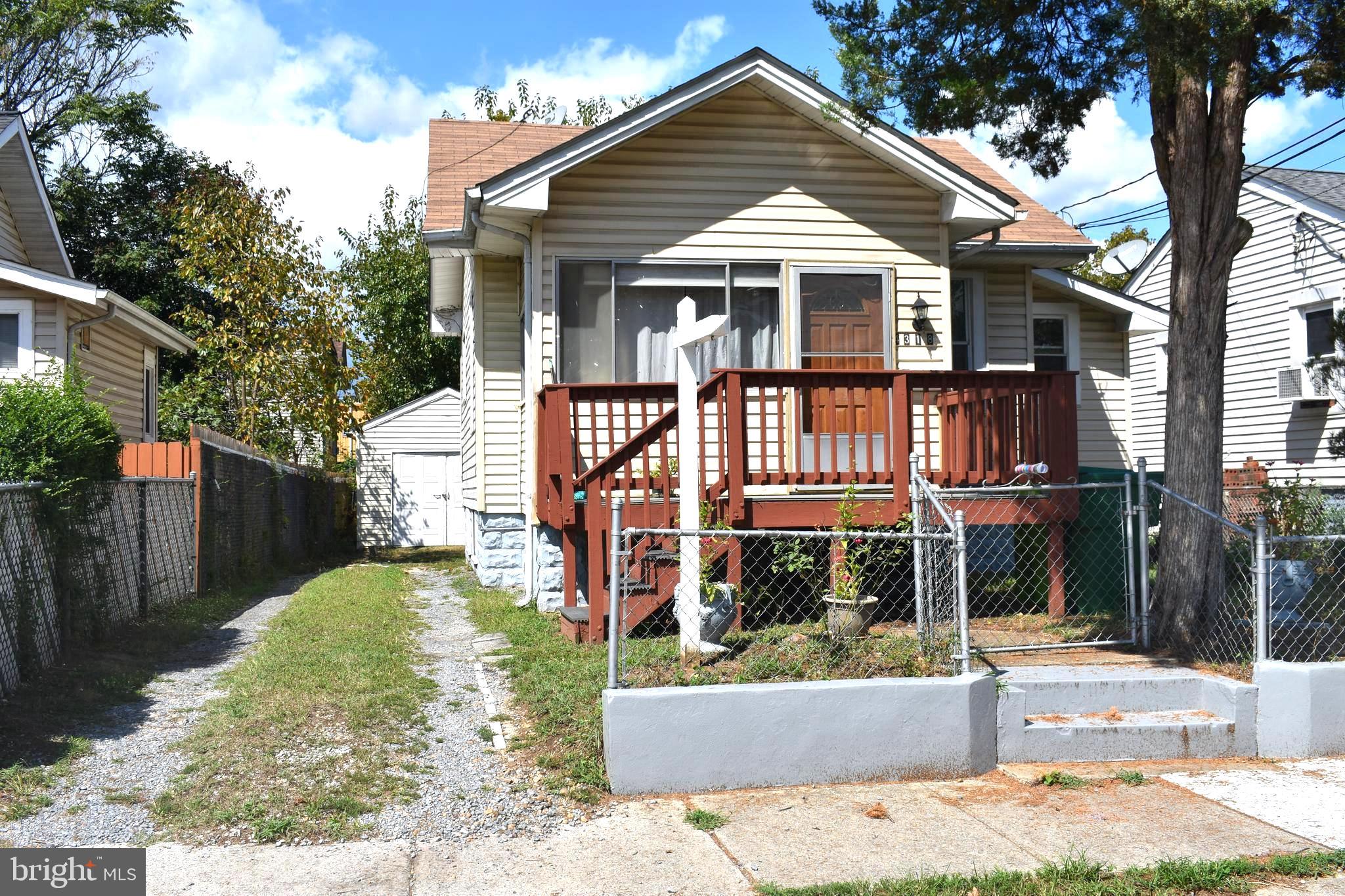 COLMAR MANOR - Residential