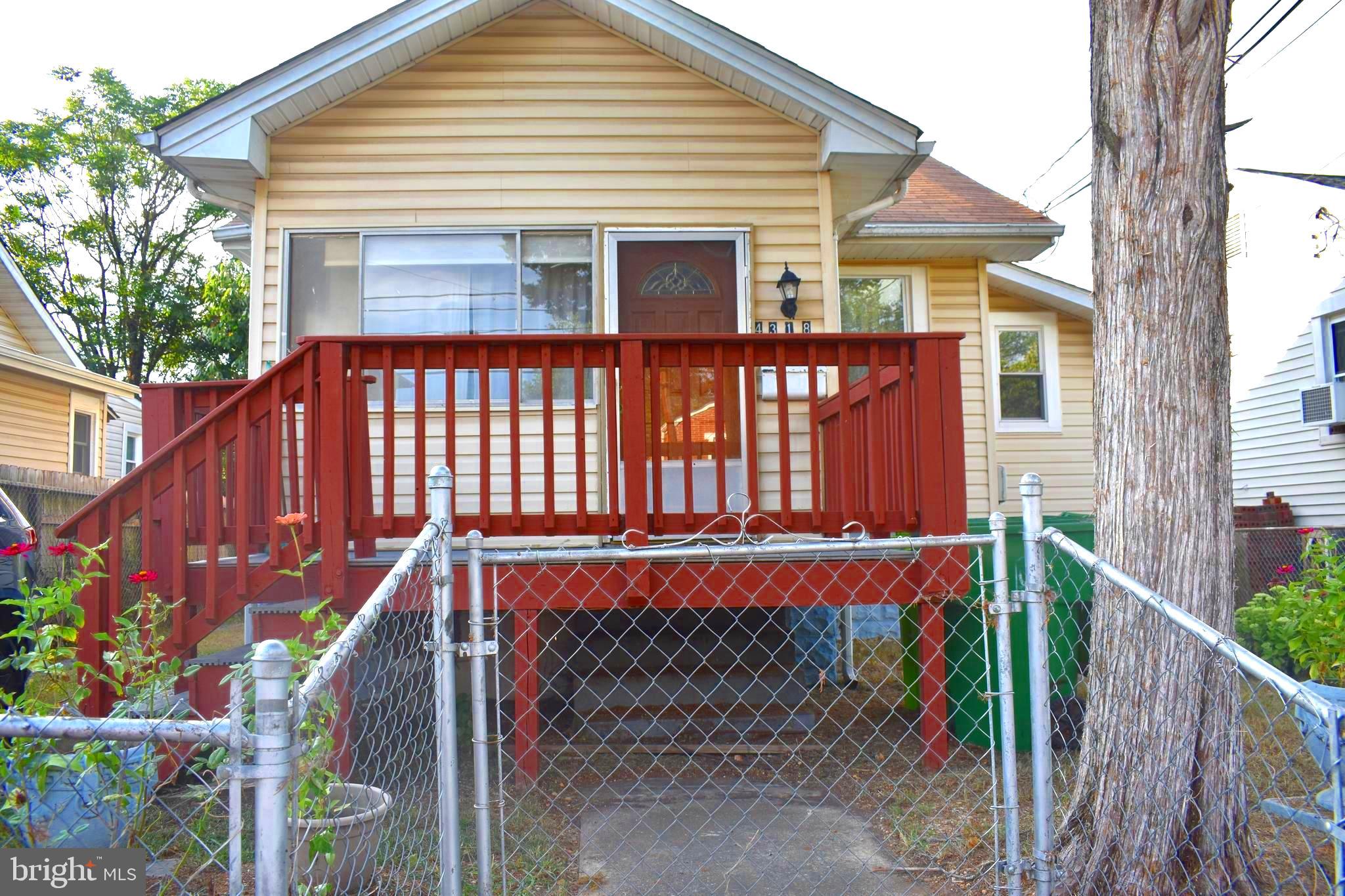 COLMAR MANOR - Residential