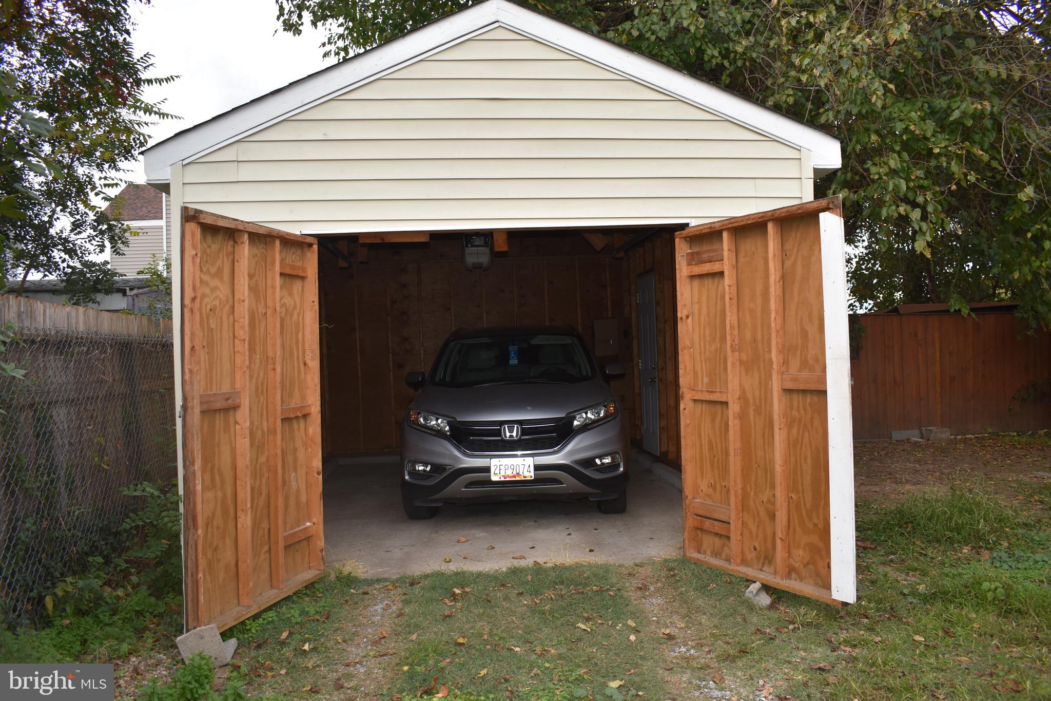 COLMAR MANOR - Residential