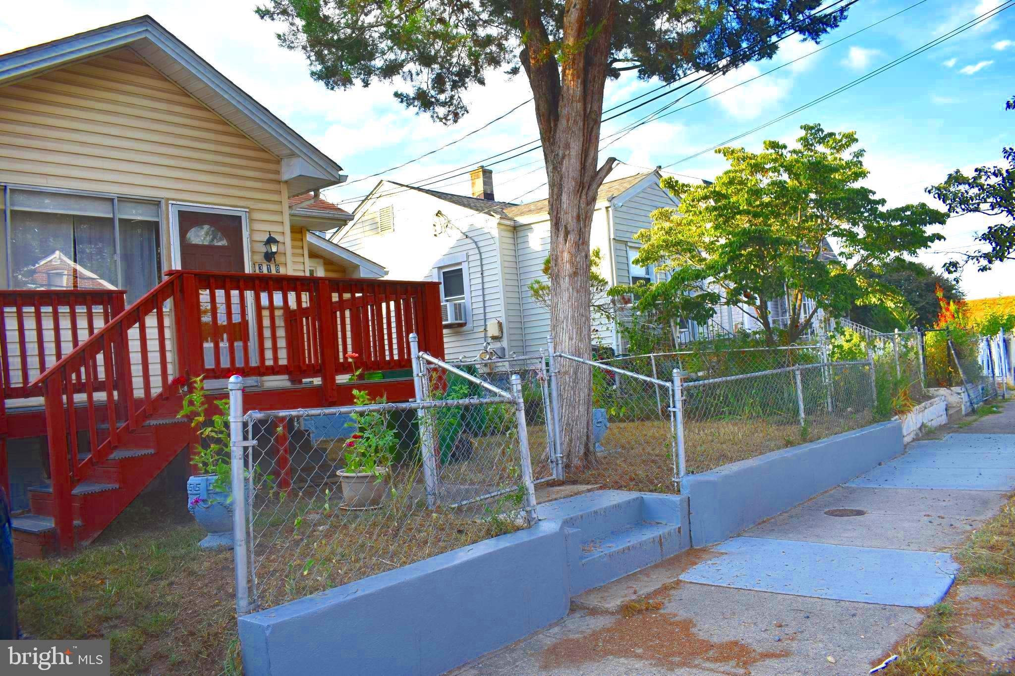 COLMAR MANOR - Residential