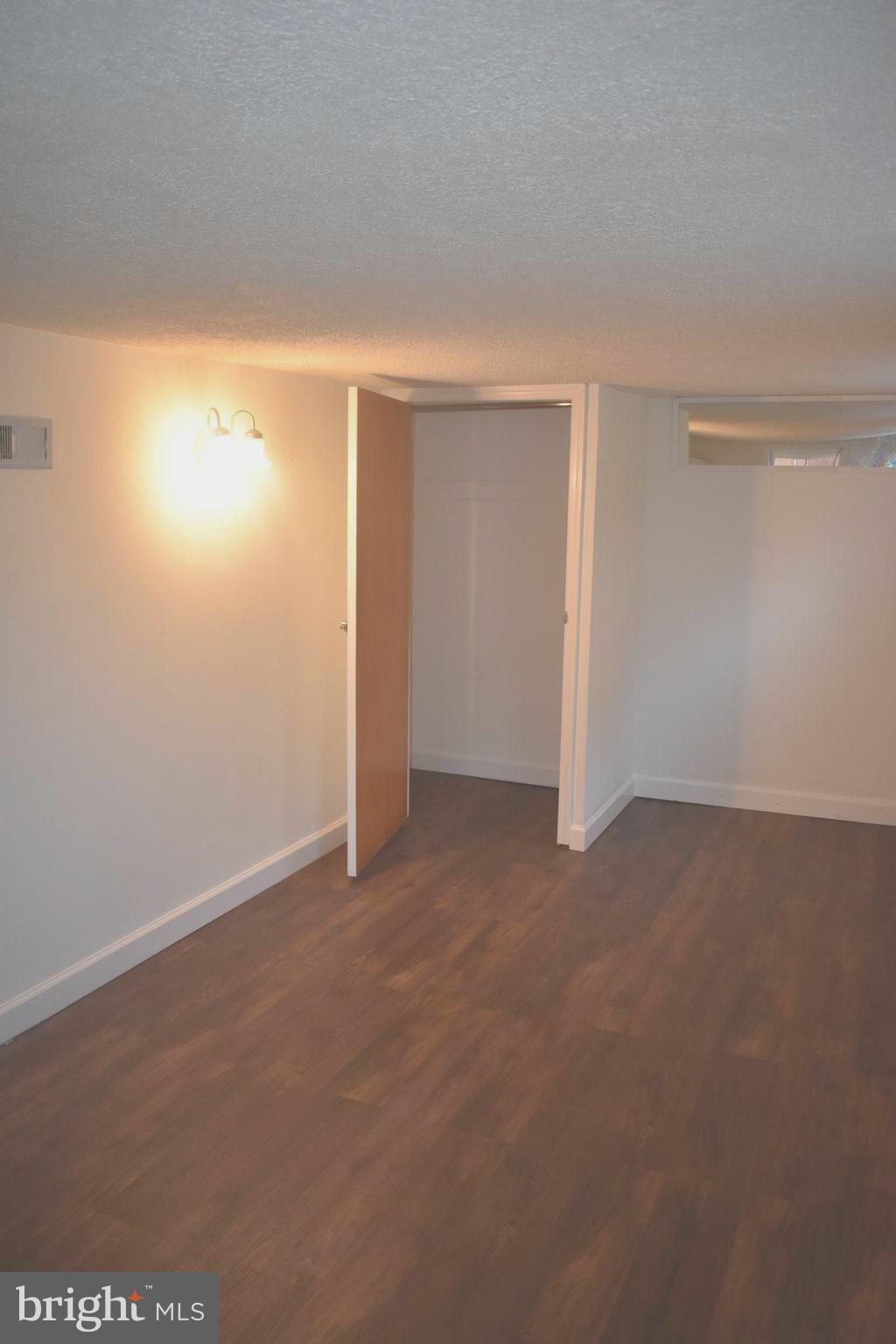 COLMAR MANOR - Residential