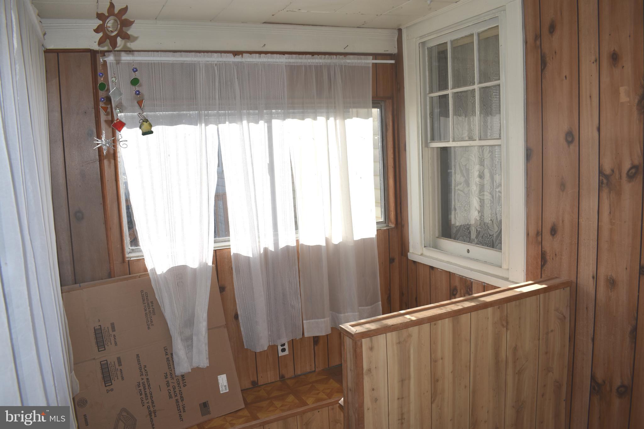 COLMAR MANOR - Residential