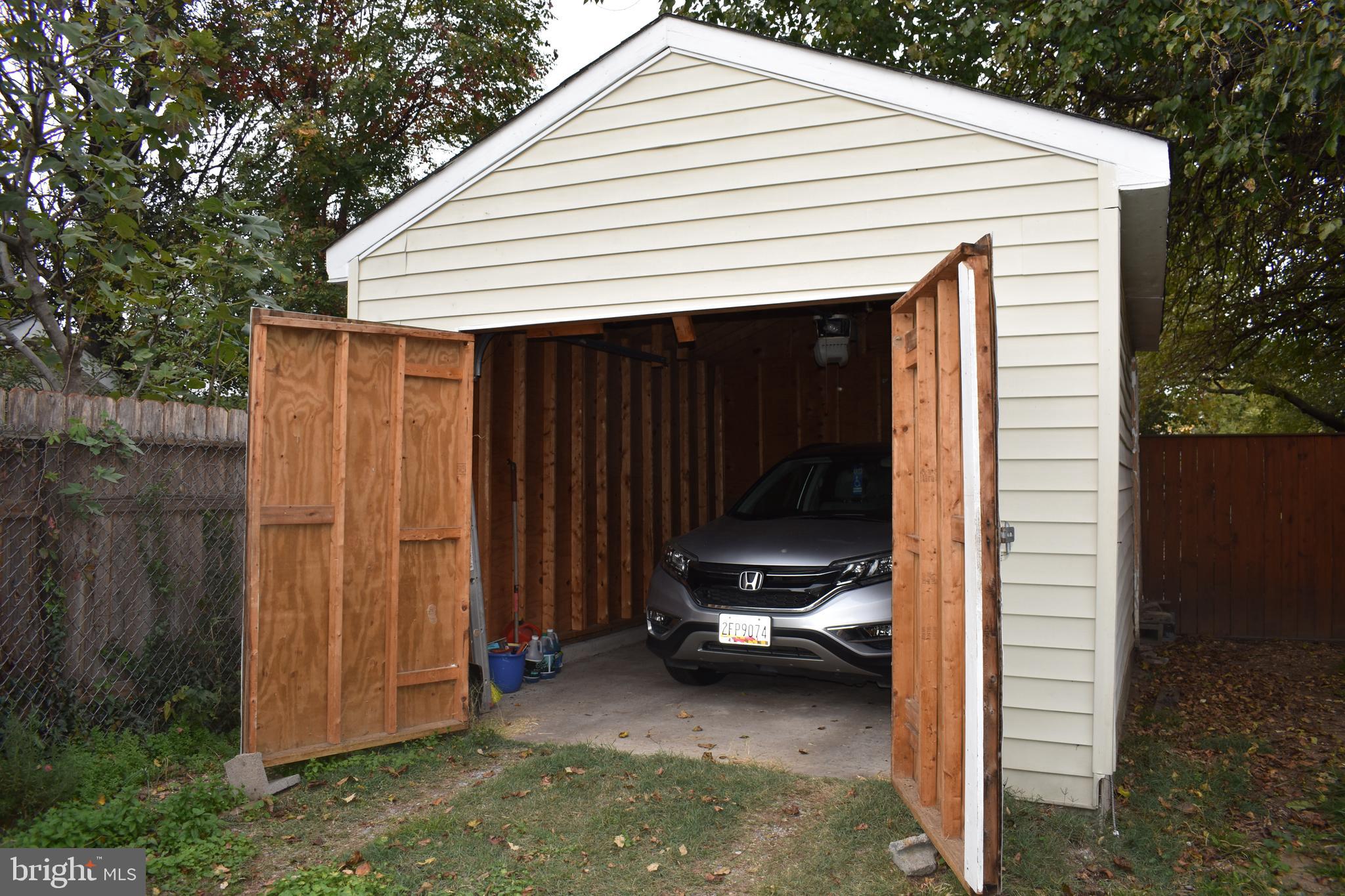 COLMAR MANOR - Residential