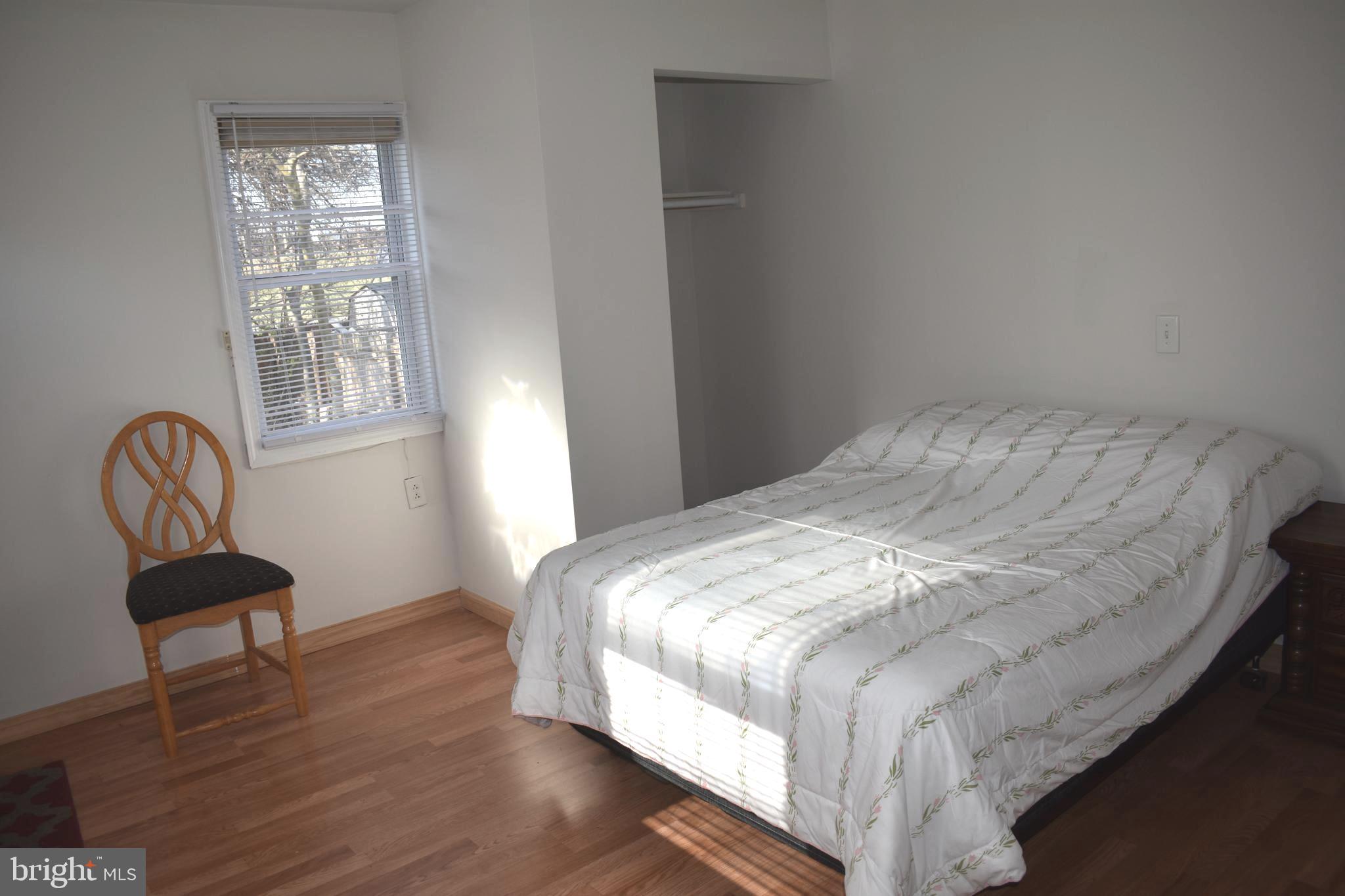 COLMAR MANOR - Residential