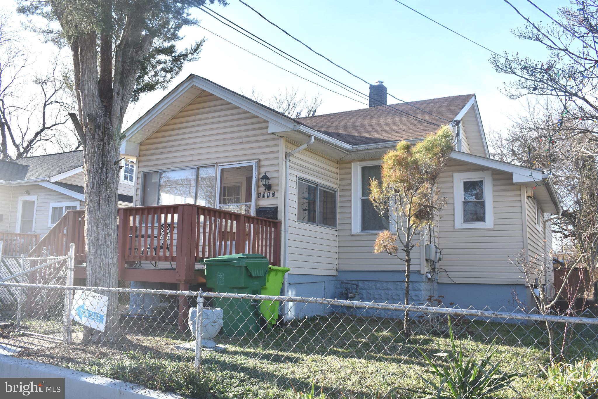 COLMAR MANOR - Residential