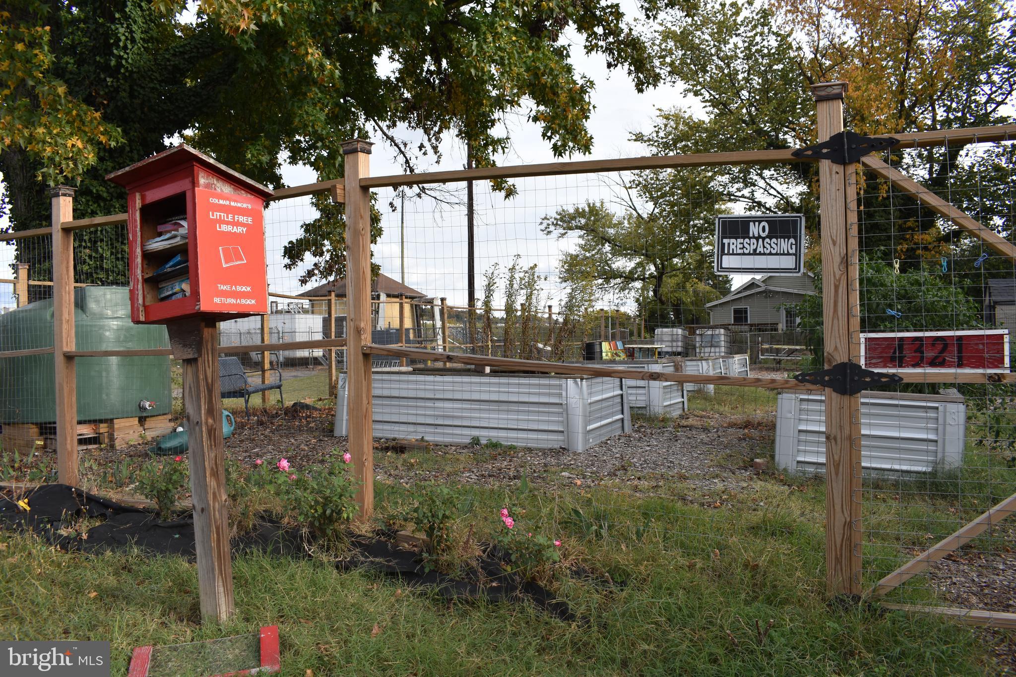 COLMAR MANOR - Residential