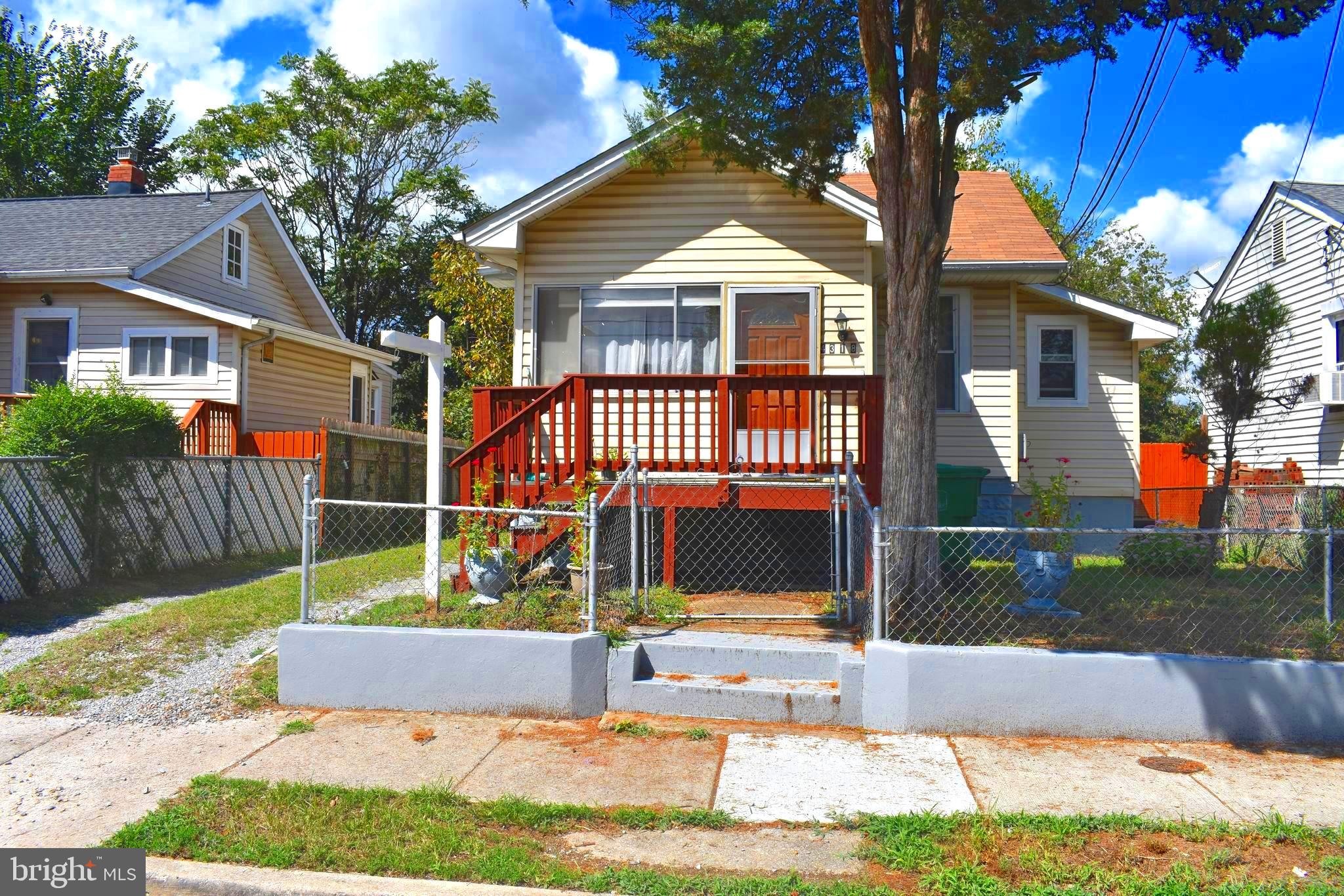 COLMAR MANOR - Residential