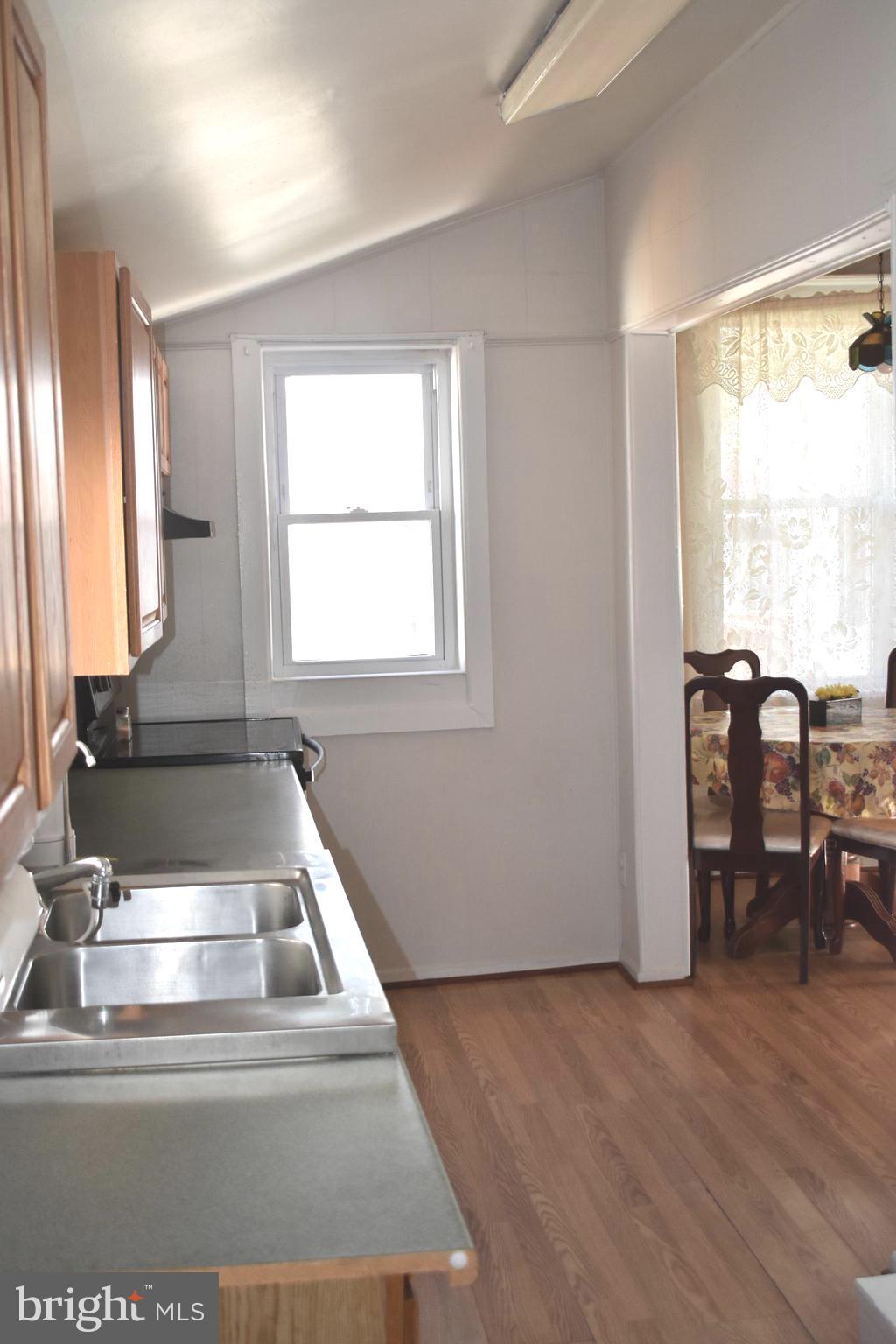 COLMAR MANOR - Residential