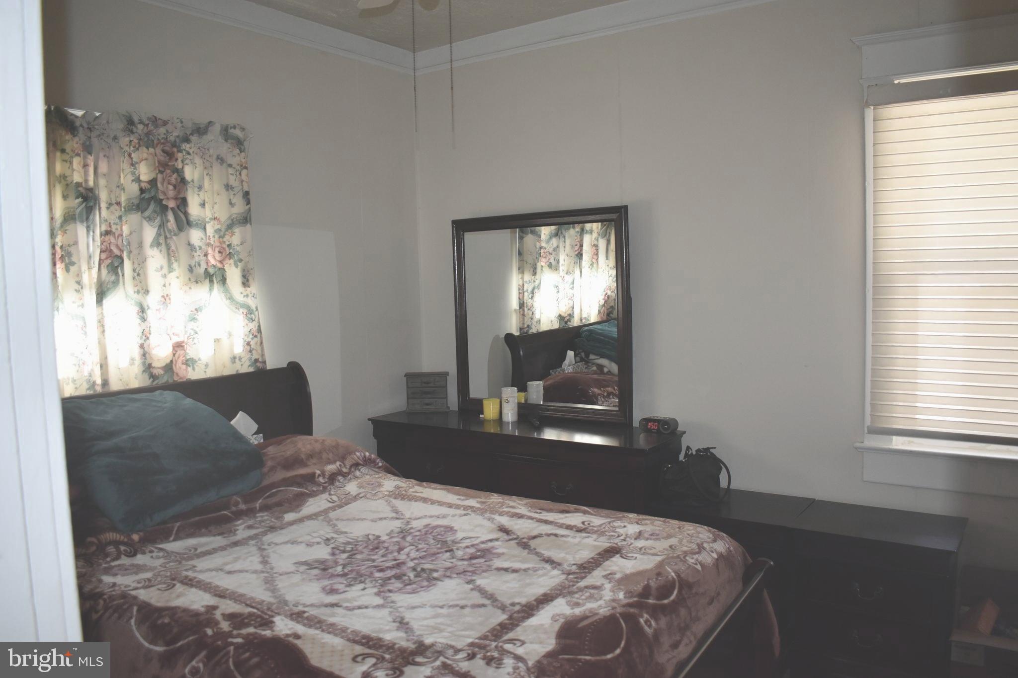 COLMAR MANOR - Residential