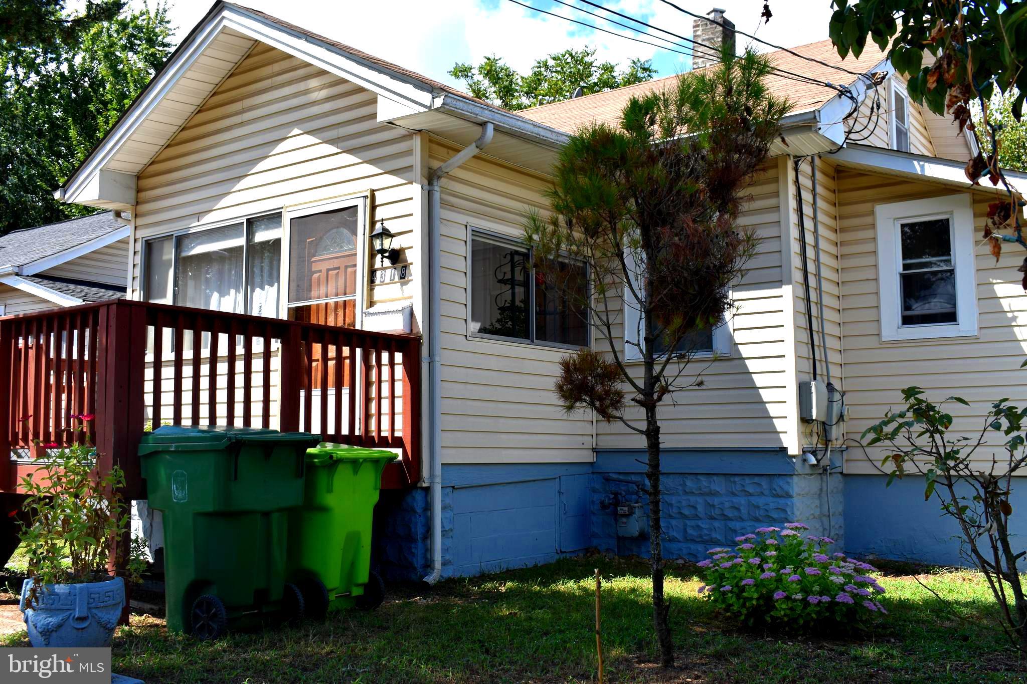 COLMAR MANOR - Residential