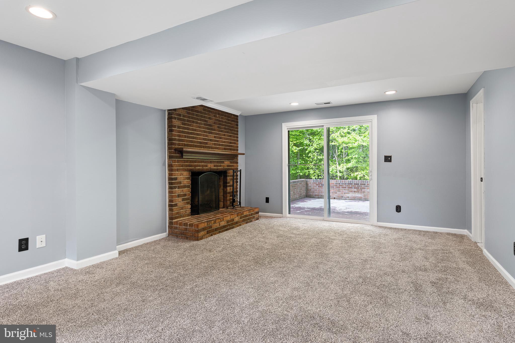 HICKORY WOODS - Residential