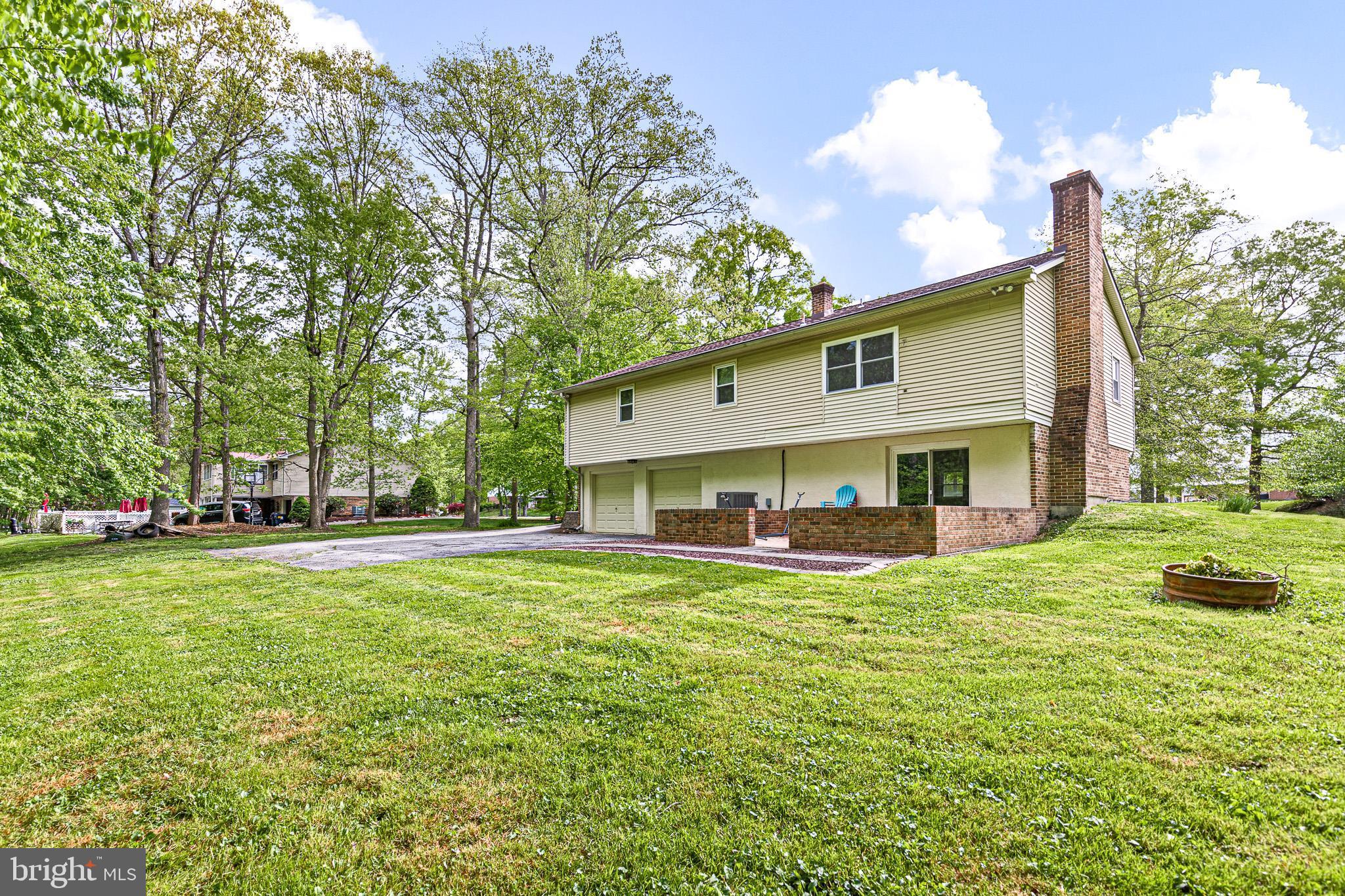 HICKORY WOODS - Residential
