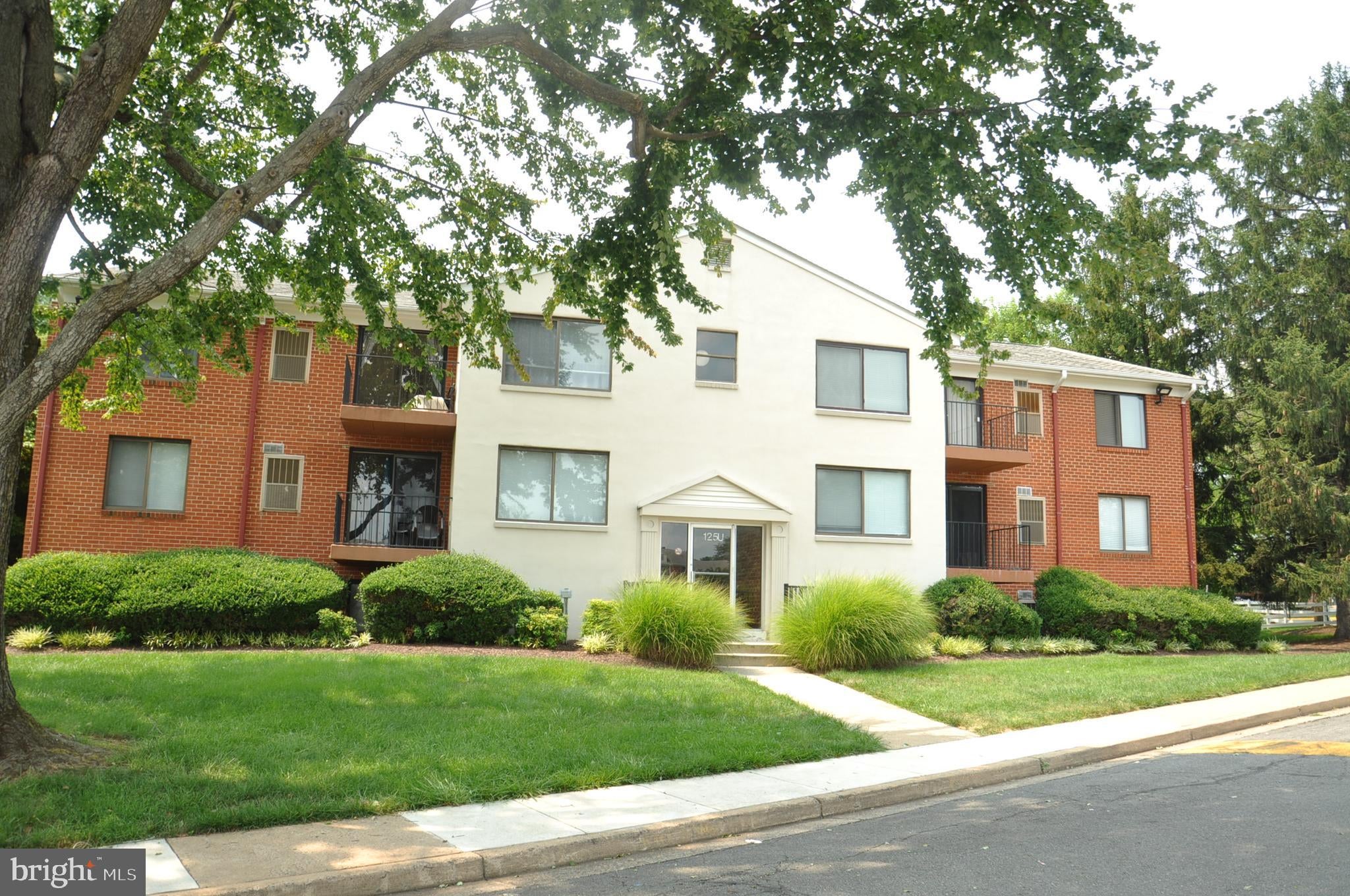 125 CLUBHOUSE DRIVE U SW 6