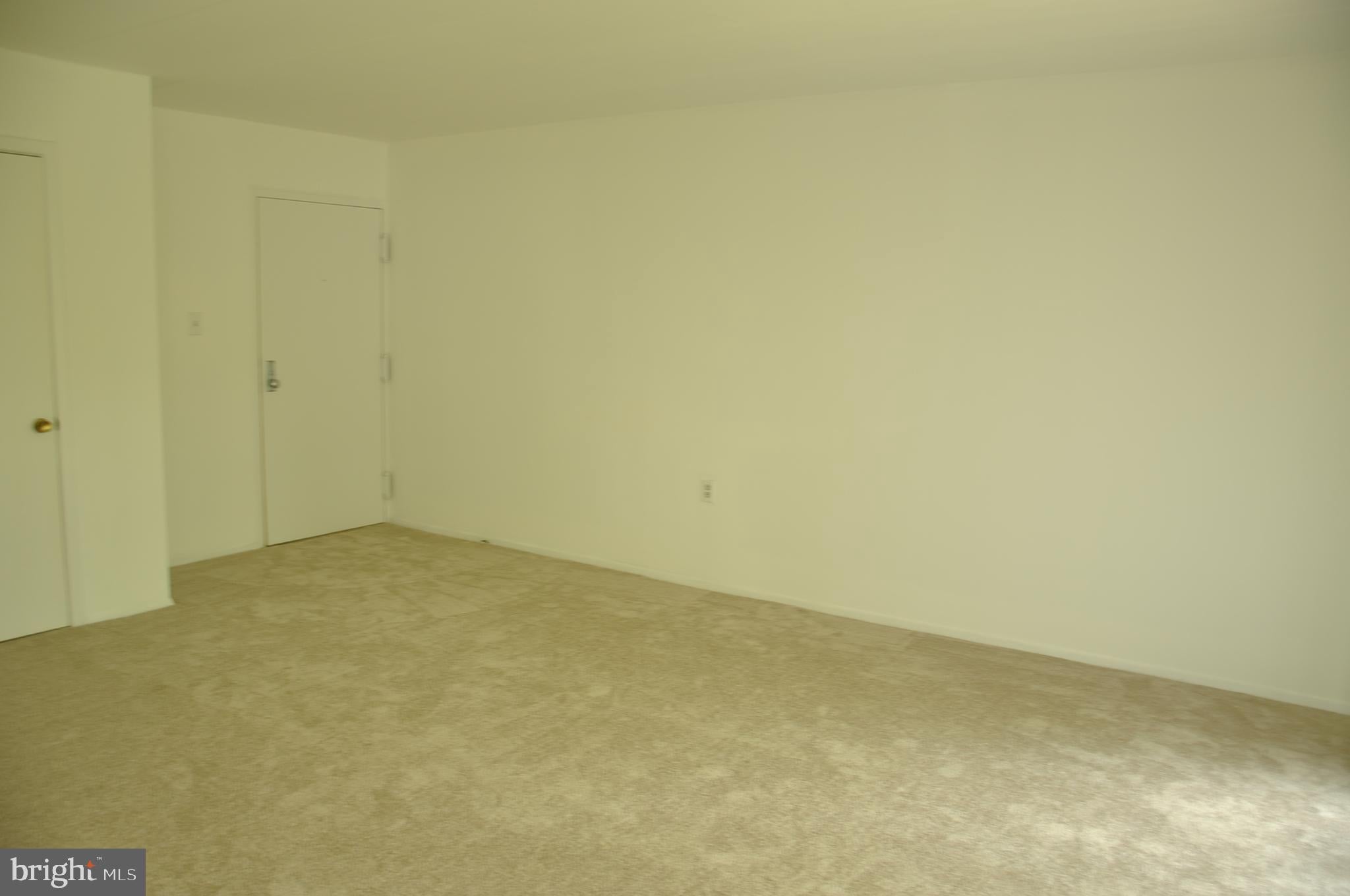 125 CLUBHOUSE DRIVE U SW 6