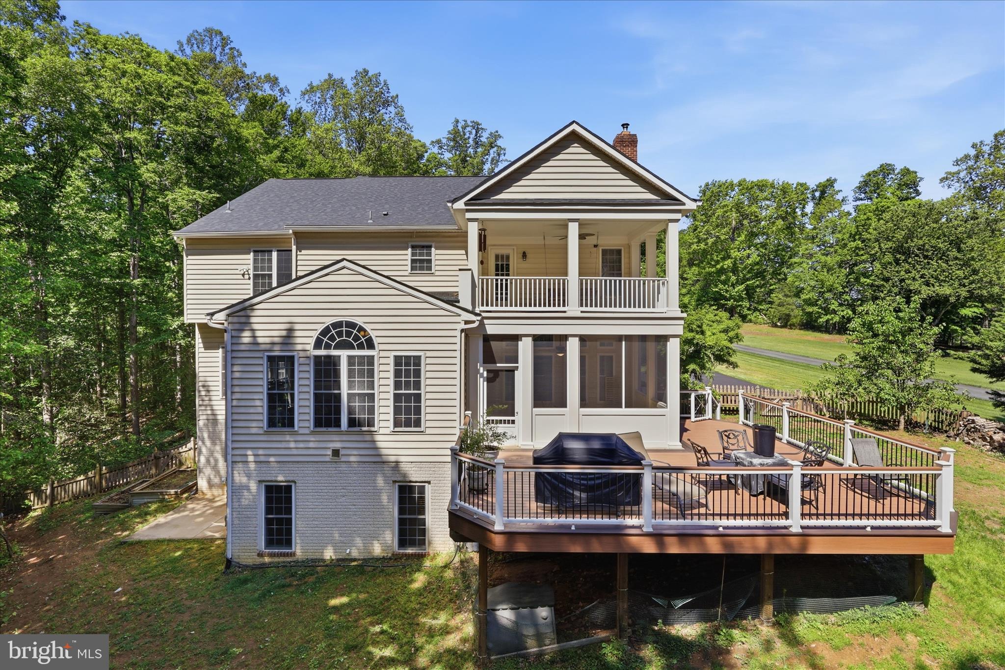 SMITH LAKE ESTATES - Residential